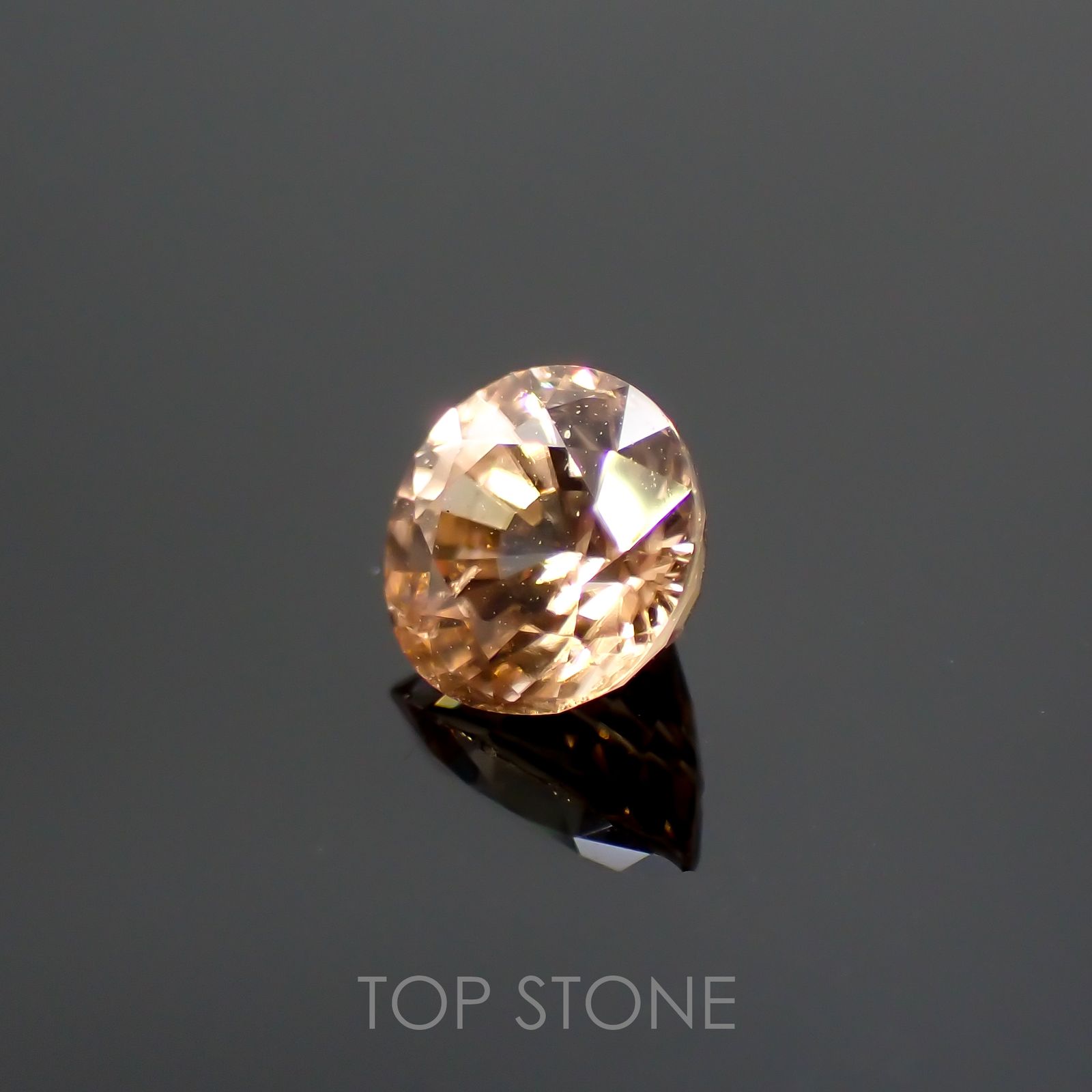 オレンジジルコン(宝石名ジルコン) スリランカ/カンボジア産 1.00ct 識別済[20128044]5.4×5.4mm前後