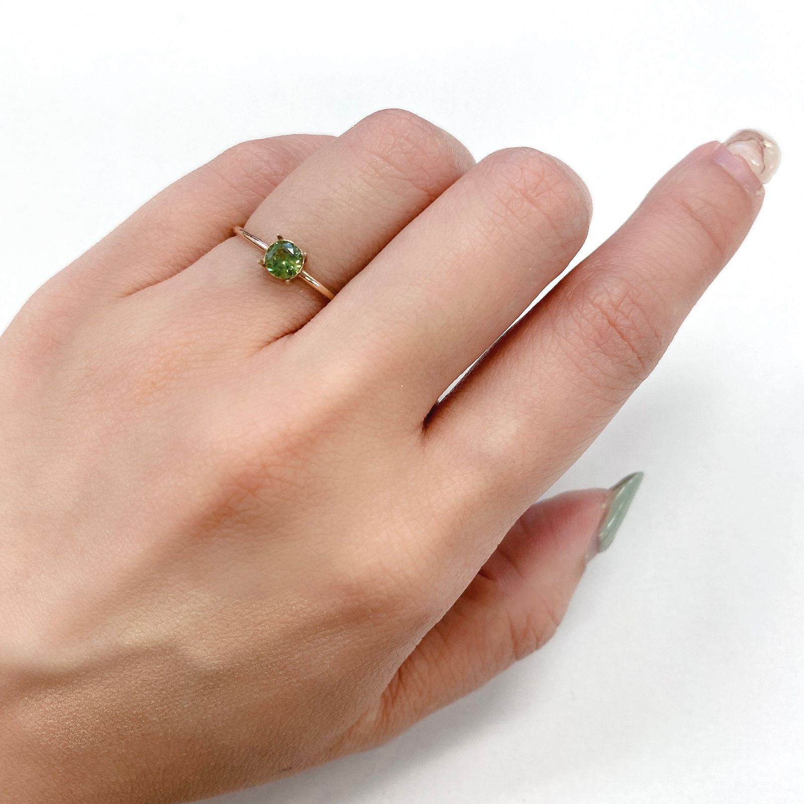 デマントイドガーネット(宝石名デマントイド・ガーネット) ロシア産 0.32ct 識別済[21049772]4.3×4.3mm前後