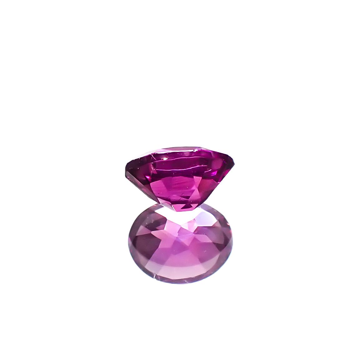 グレープガーネット ブラジル産 0.48ct [241229637]5.2x4.1mm前後