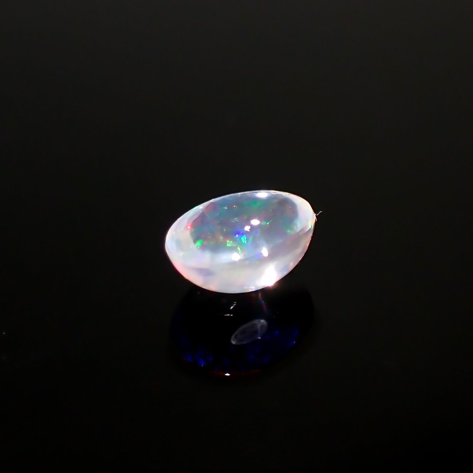 ウォーターオパール メキシコ産 0.34ct[240216403]5.8x4.4mm前後