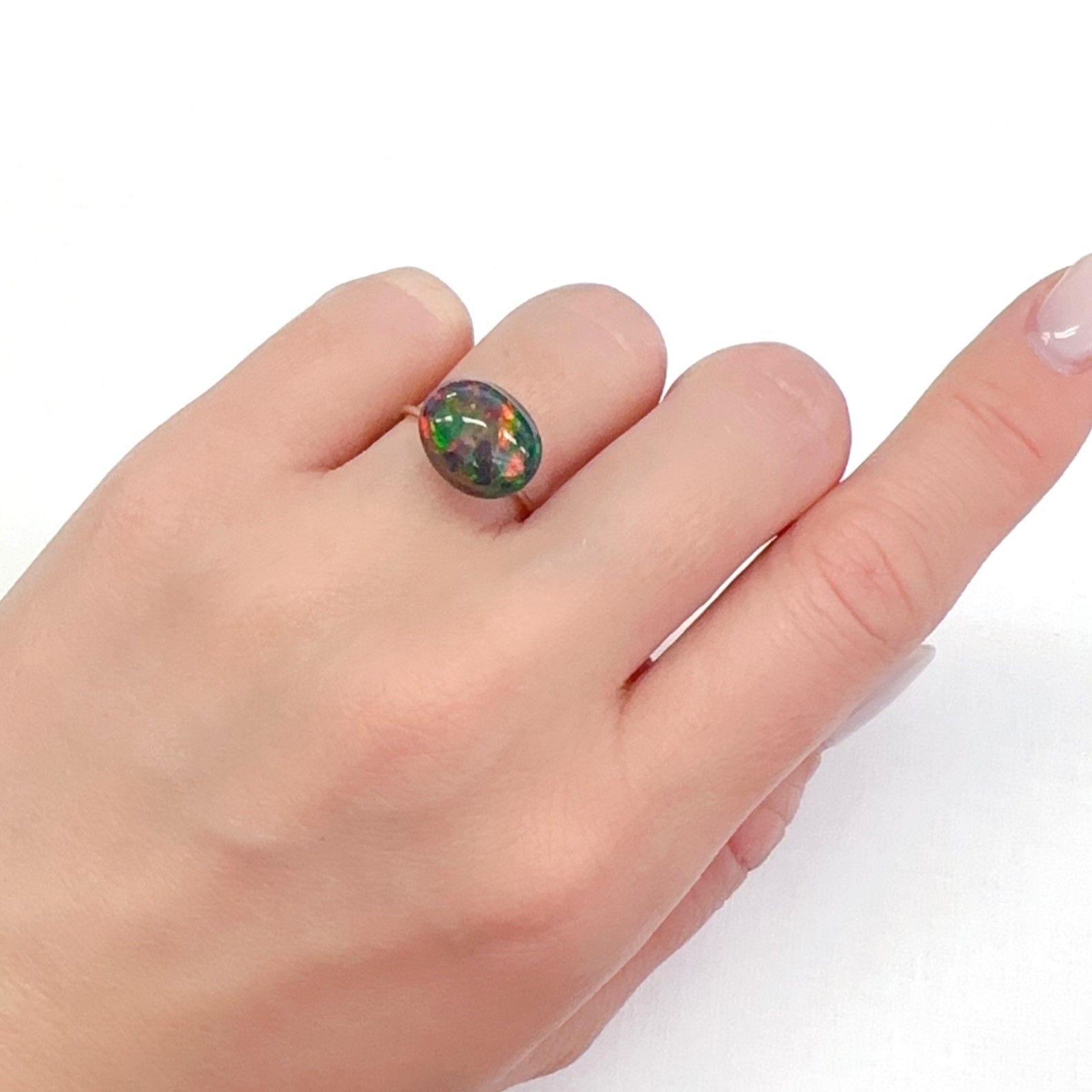 ブラックオパール(宝石名オパール/加熱処理)エチオピア産 3.57ct 識別済[240326533]12.5x10.1mm前後