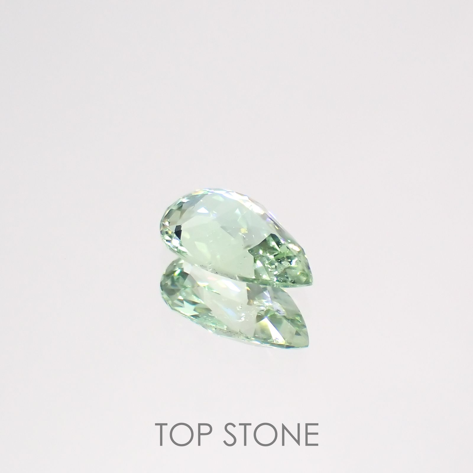 バナジウムコーネルピン(宝石名コーネルピン)タンザニア・タンガ州産 0.86ct 識別済[220115620]8.3x4.9mm前後