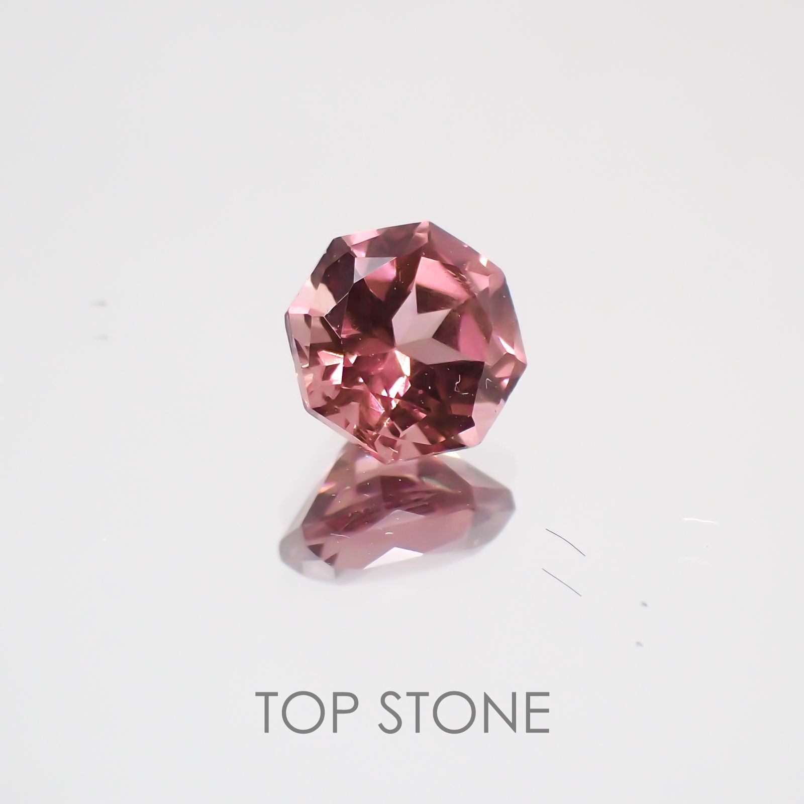 ◇オクタゴンカット◇マラヤガーネットSA タンザニア産 ルース 0.72ct[210210087]5×5mm前後