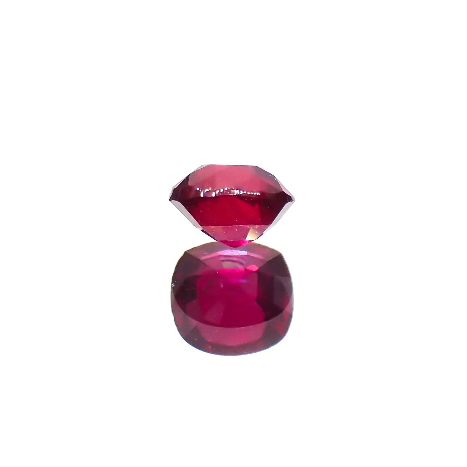ルビー 非加熱 マダガスカル産 0.26ct / 3.5x3.4mm前後 [230622339]