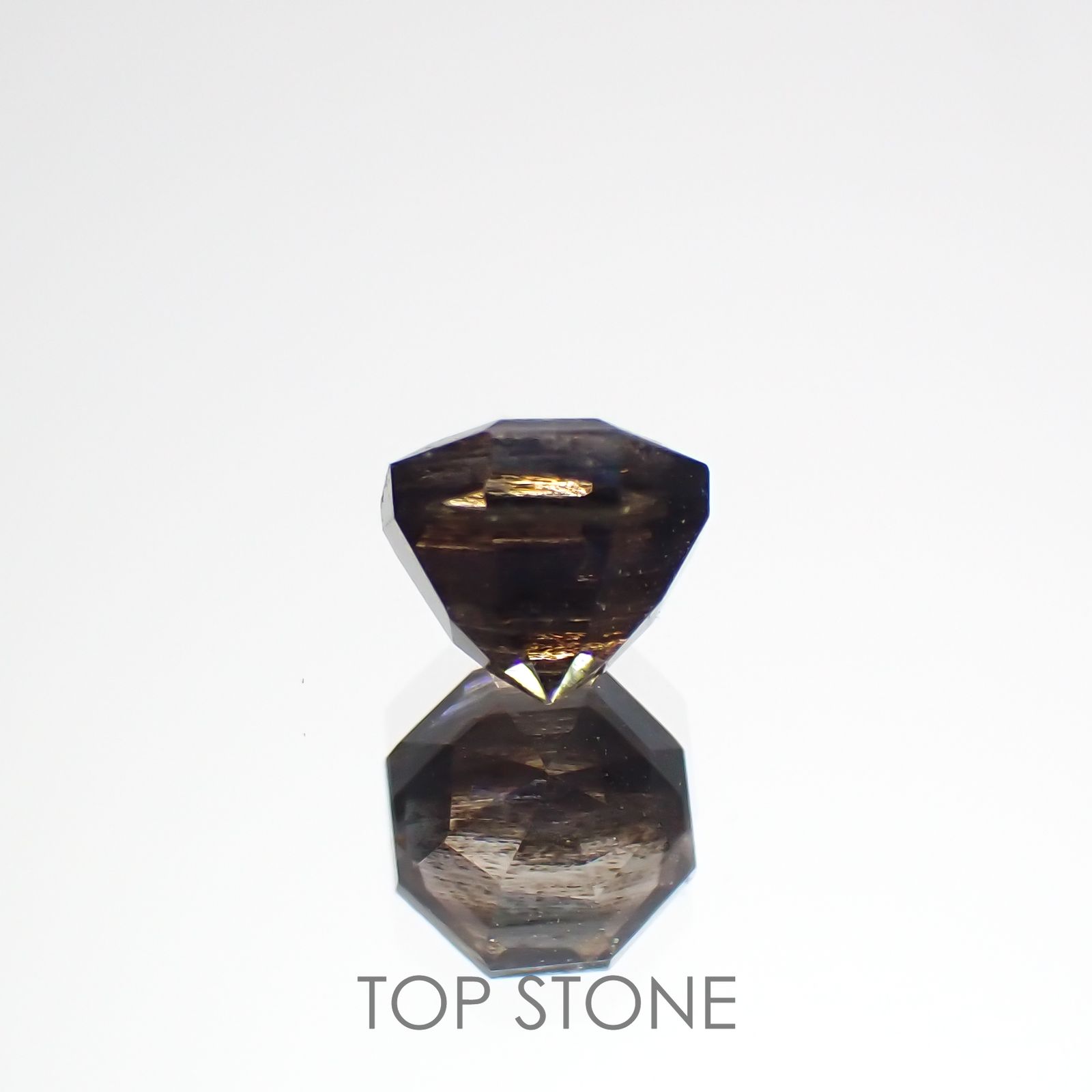 ◇オクタゴンカット◇レインボースキャポライト ブラジル産 0.62ct[221018333]5x4.8mm前後