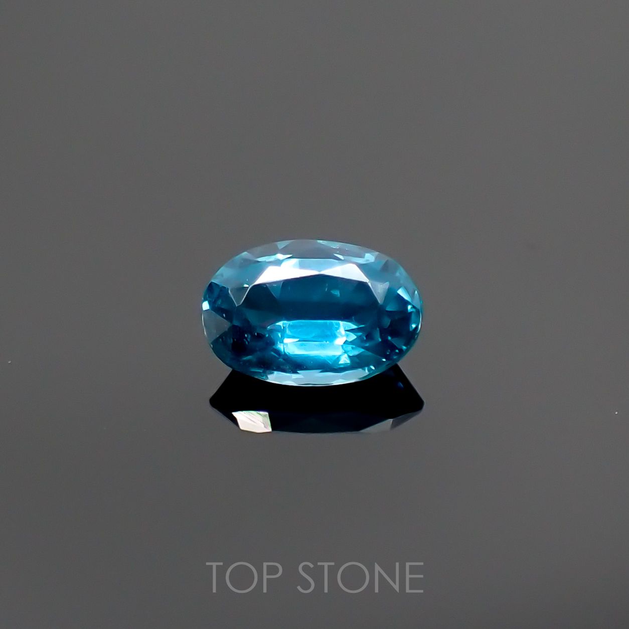 オーシャンブルーカイヤナイト インド産 ルース 0.58ct[210711427]6.1×4mm前後