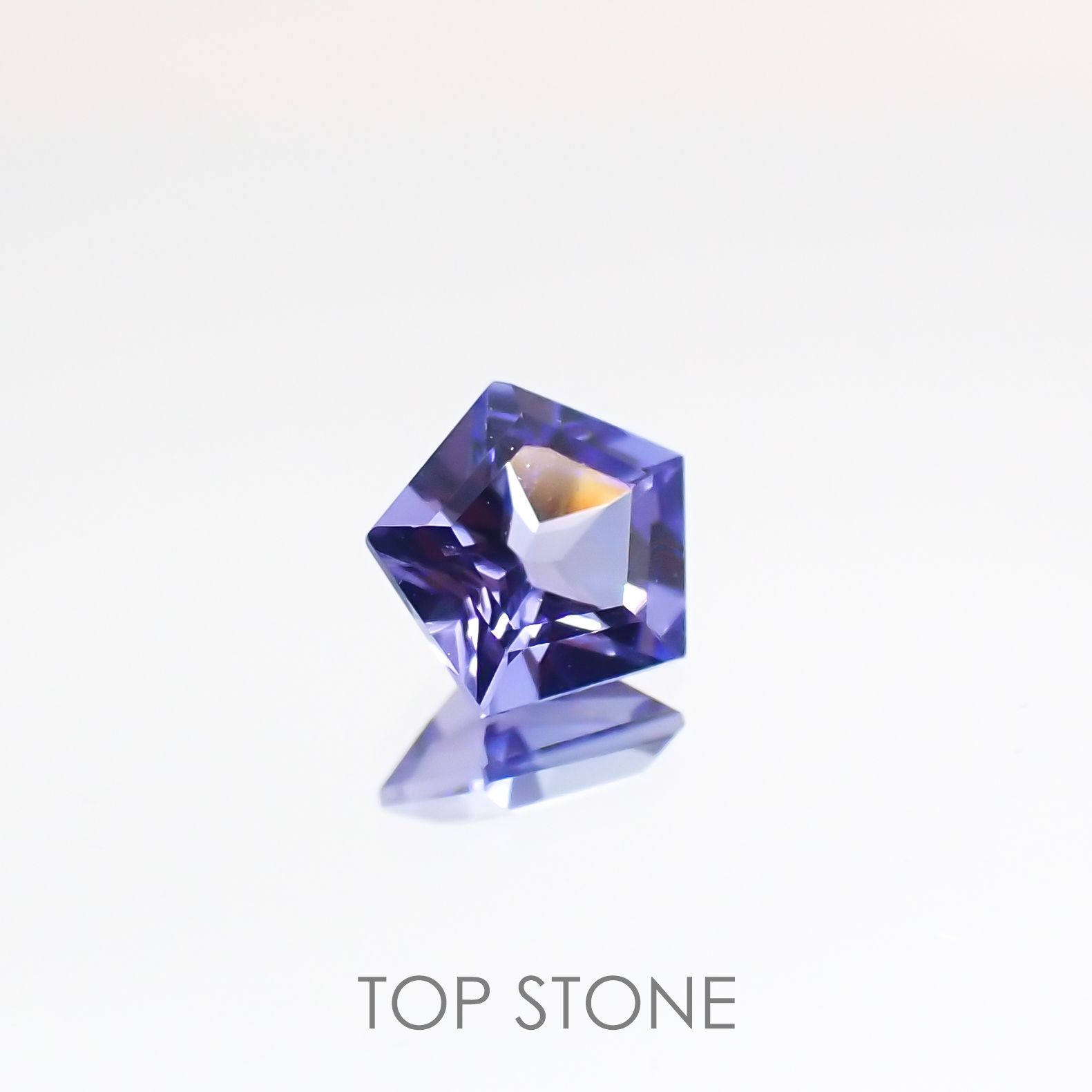 ◇ペンタゴンカット◇タンザナイトSA タンザニア産 ルース 0.31ct[210610994]4.5×4.7mm前後