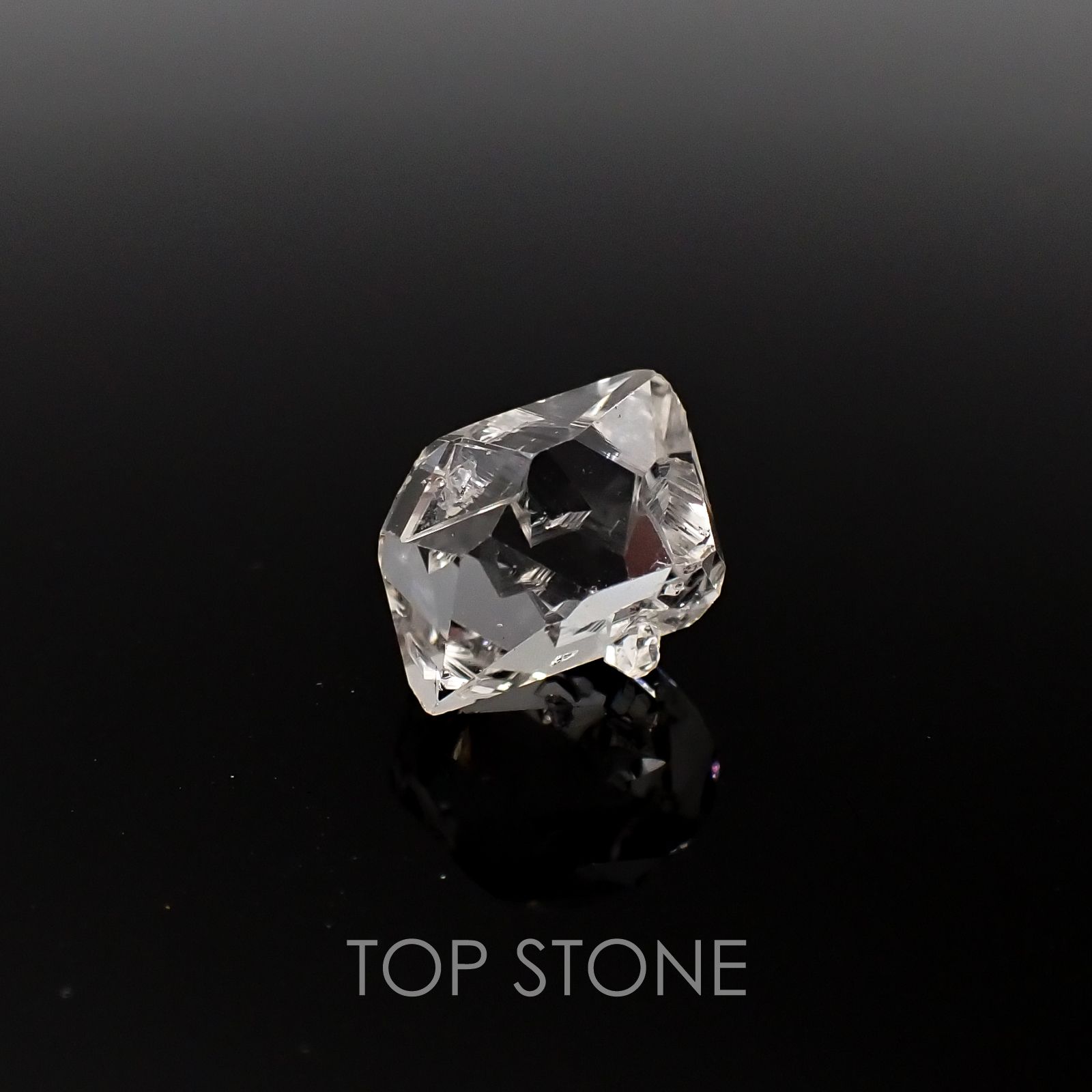 ハーキマーダイヤモンド(宝石名クォーツ) アメリカ・ニューヨーク州産 原石・結晶 2.94ct 識別済[20095003]10.7×8.4mm前後