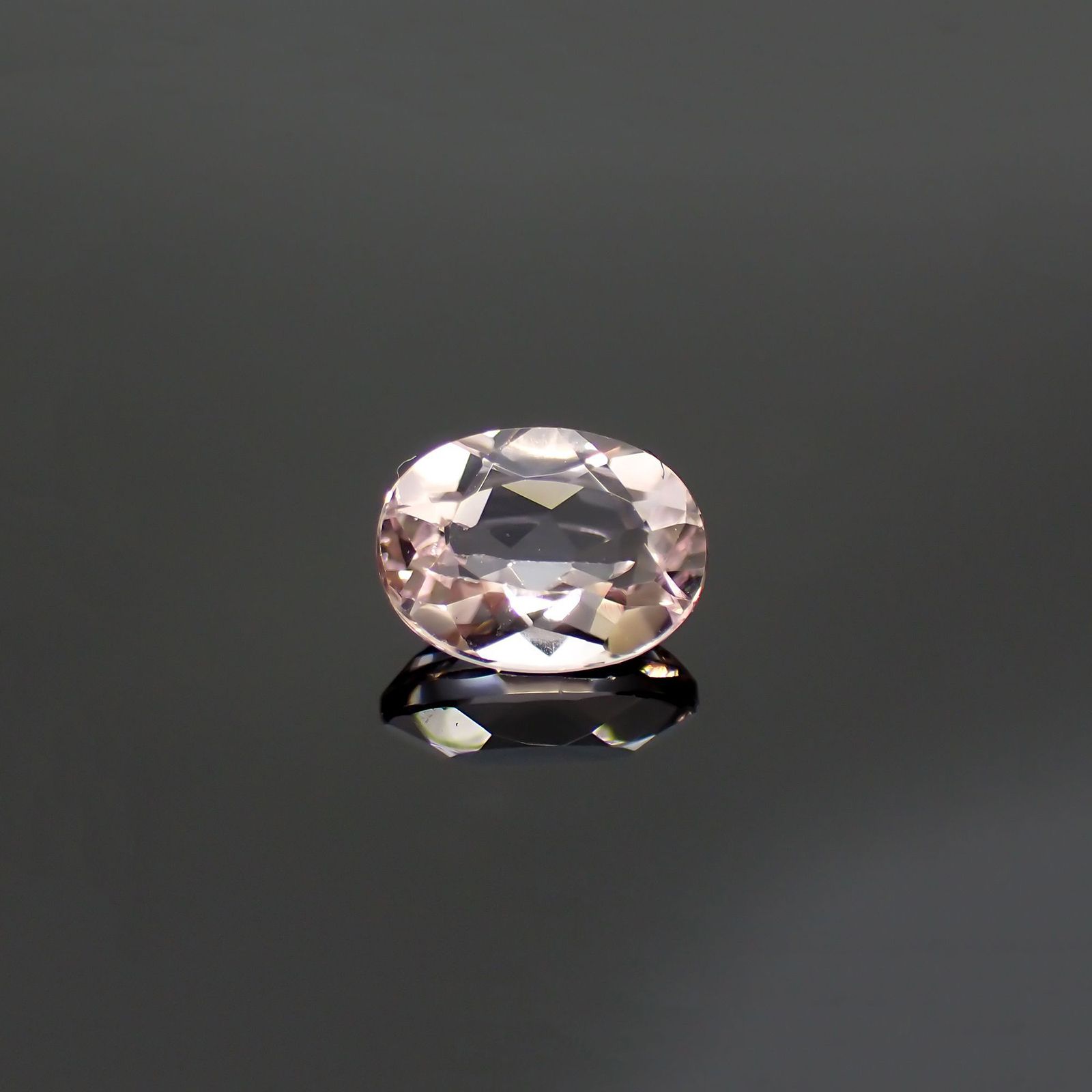 モルガナイト(宝石名モルガナイト)ナイジェリア産 1.20ct 識別済[220114008]8.2x6.2mm前後