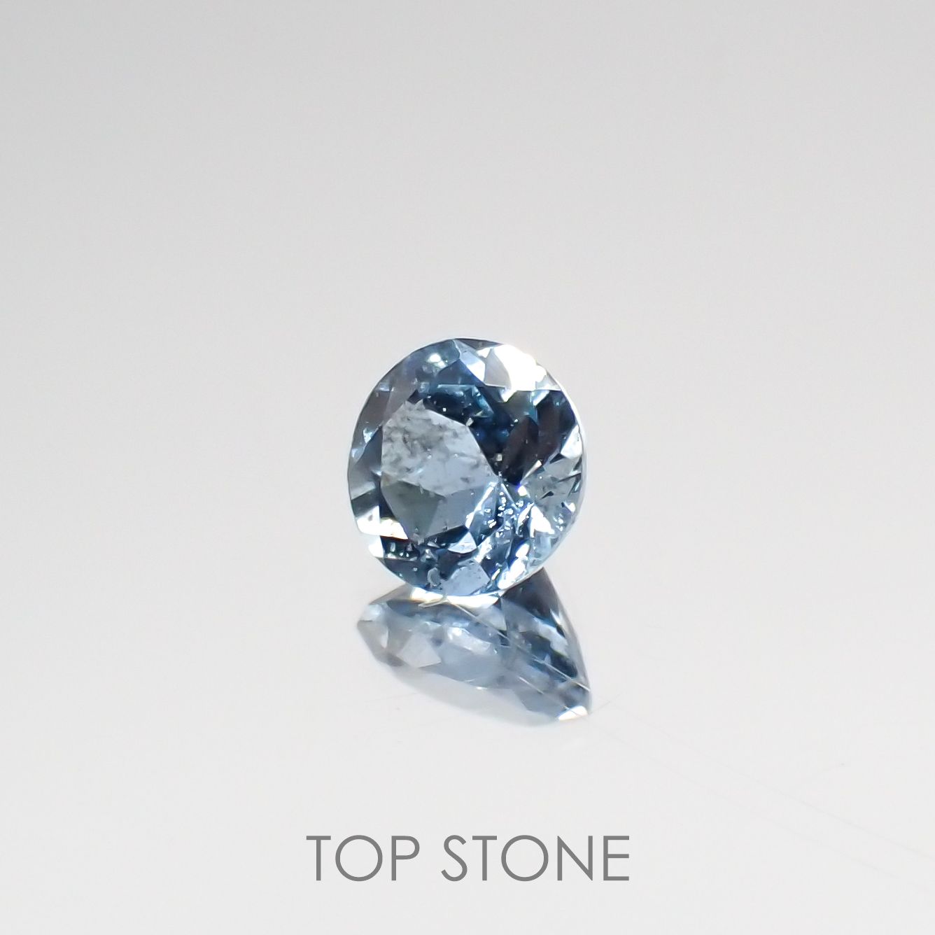 サンタマリアアクアマリン(宝石名アクアマリン) ブラジル産 0.46ct 識別済[210611402]5×5mm前後