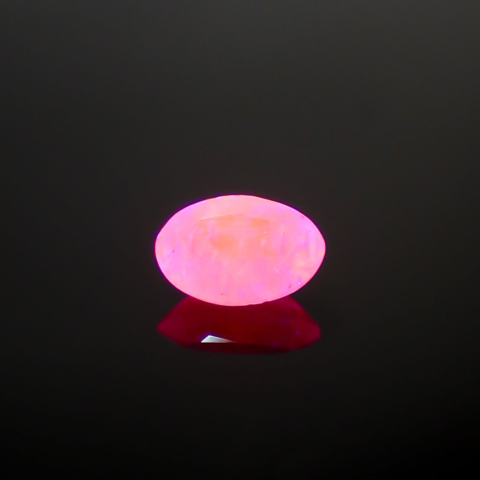 ハックマナイト(宝石名ハックマナイト)アフガニスタン産 識別済 0.35ct / 6x4mm前後 [260115389]