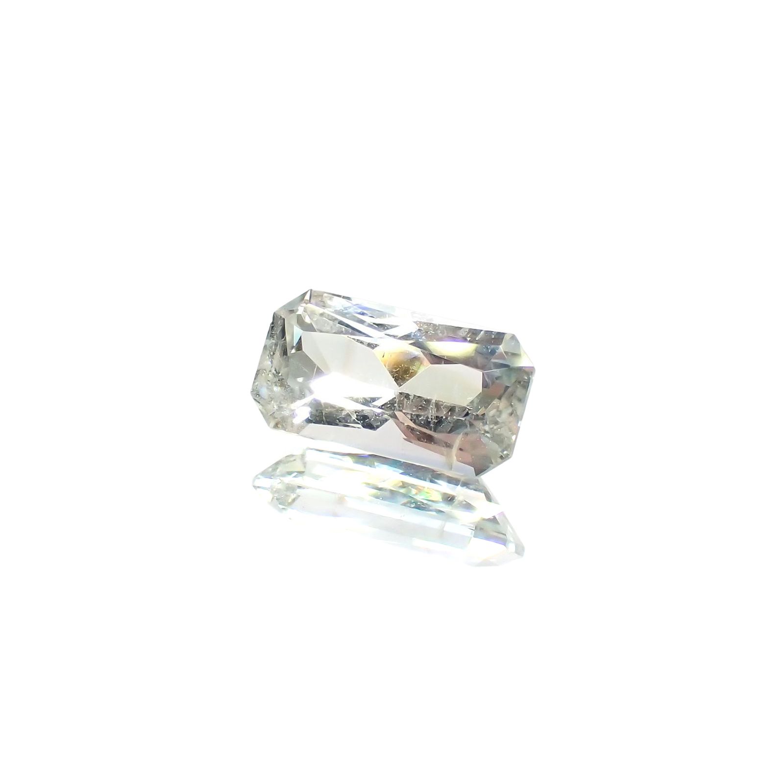 ジェレメジェバイト(宝石名エレメージェバイト)ナミビア産 ソ付(彩珠) 1.418ct / 9.2x5mm前後 [230823130]