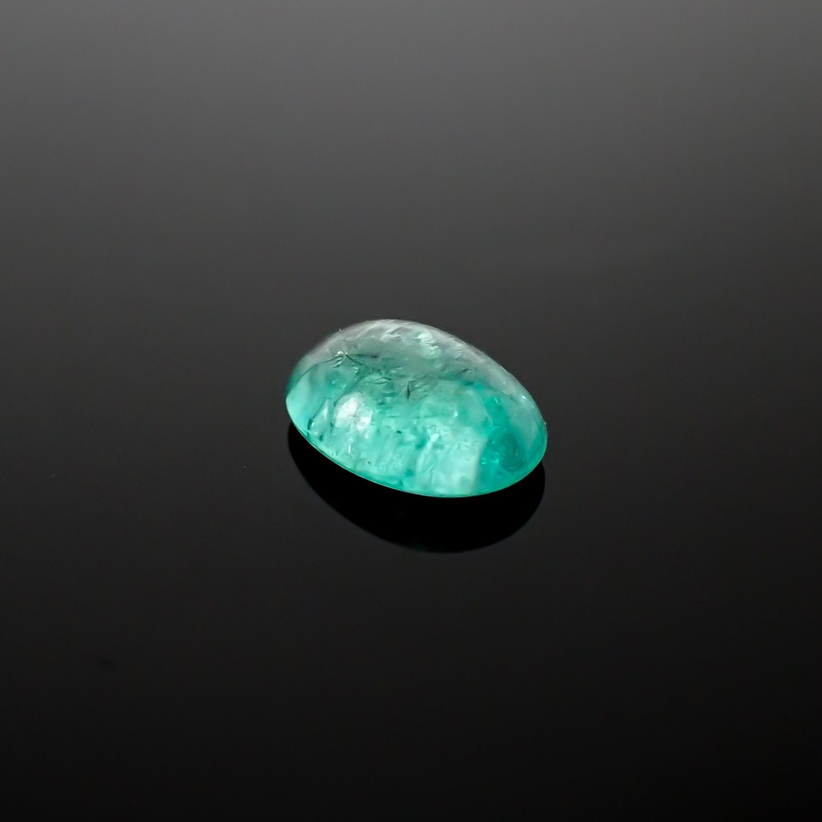 パライバトルマリン(宝石名トルマリン/別名パライバ・トルマリン)ブラジル・キントス鉱山産 0.76ct 識別済[240928729]7.1x5.1mm前後