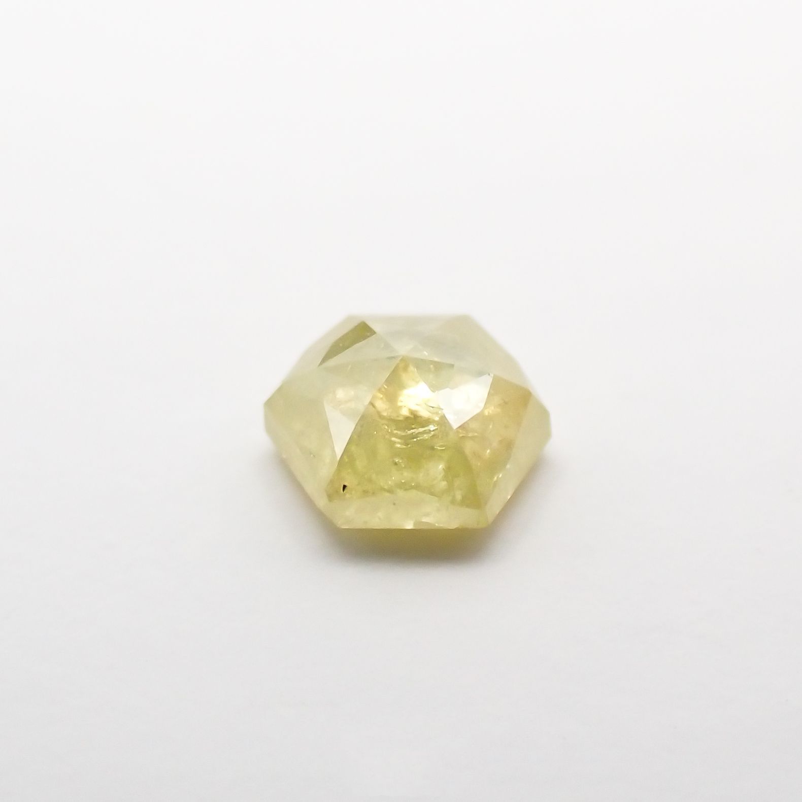 ◇ヘキサゴンアンティークカット◇イエローダイヤモンド(宝石名ダイアモンド) 南アフリカ産 0.11ct 識別済[210611062]2.7×2.6mm前後
