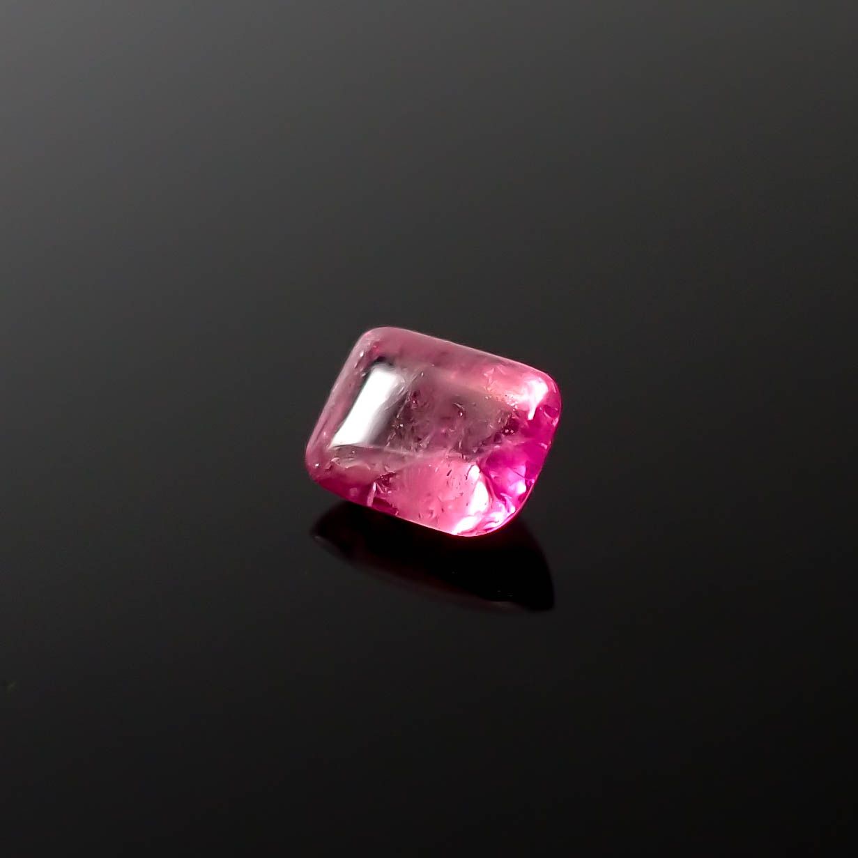 ◇バフカット◇レッドベリル/ピンクベリル アメリカ・ユタ州産 0.24ct[240326680]4.3x3.4mm前後