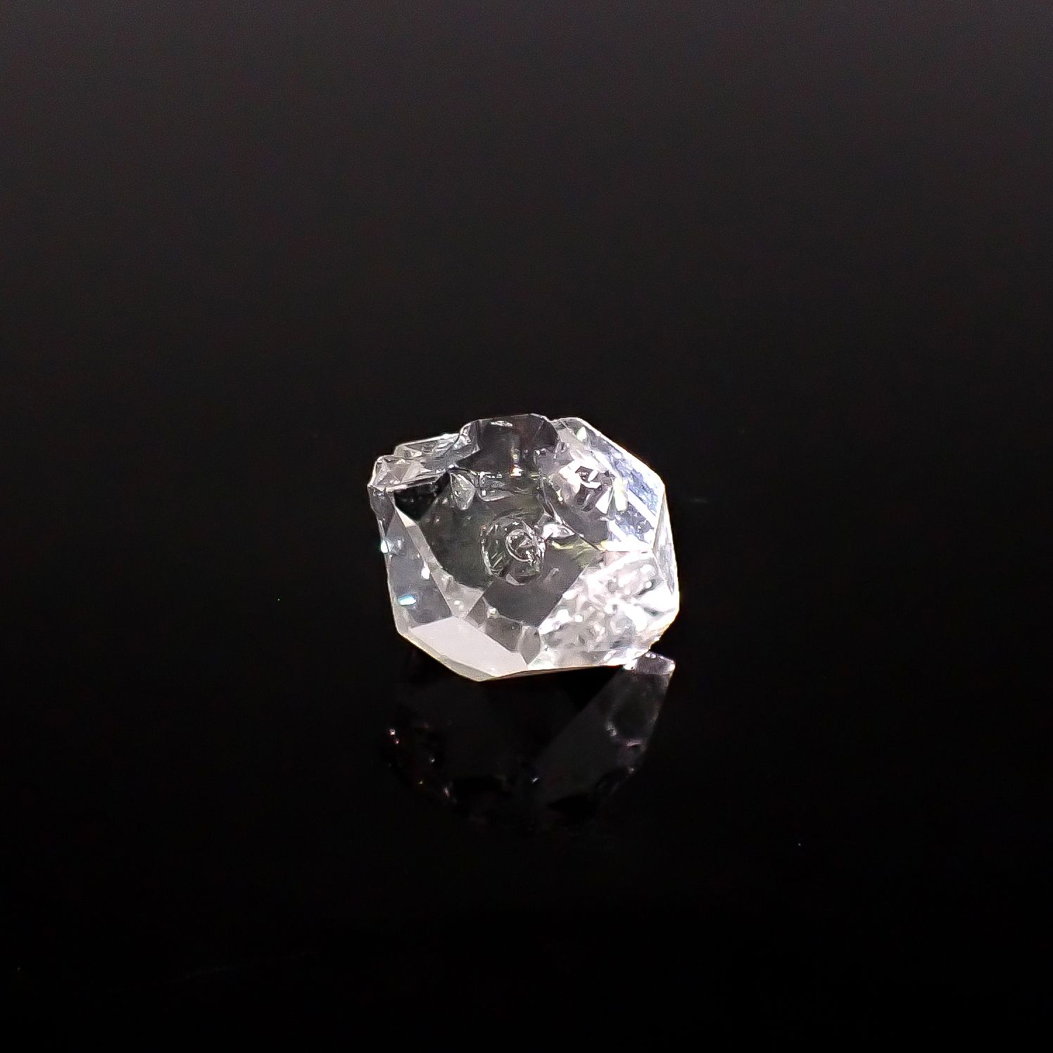 ハーキマーダイヤモンド 原石 アメリカ・ニューヨーク州産 12.37ct / 15.7x13.9mm前後 [260231775]