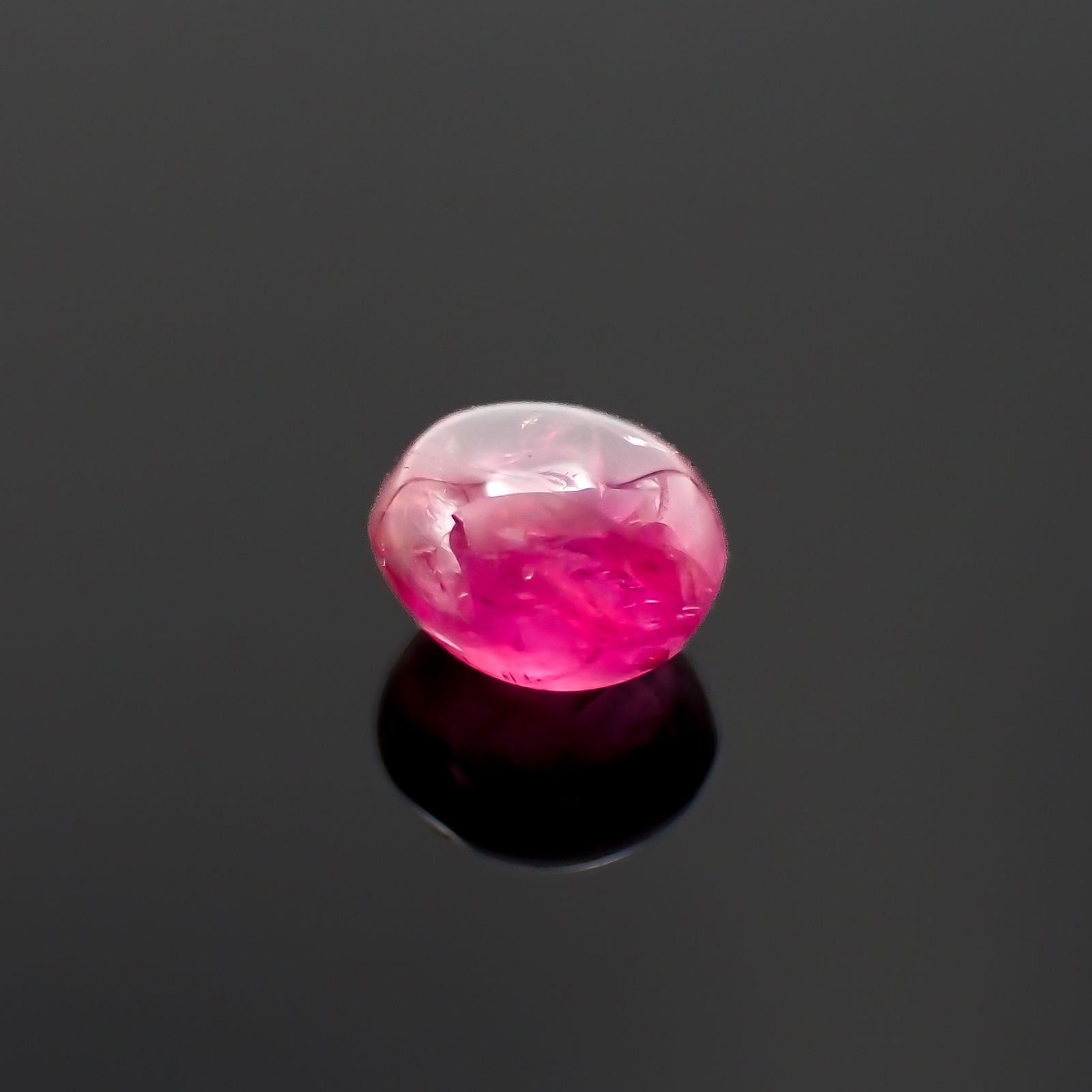 ルビー 非加熱(宝石名ルビー)ビルマ産 0.56ct 識別済[230622357]4.4x4.1mm前後