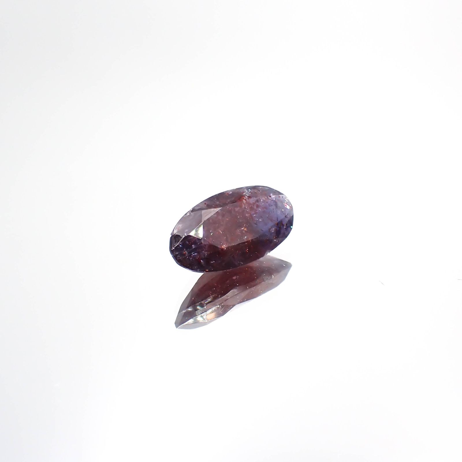 ブラッドショットアイオライト インド産 4.07ct[230522098]16.1x8mm前後