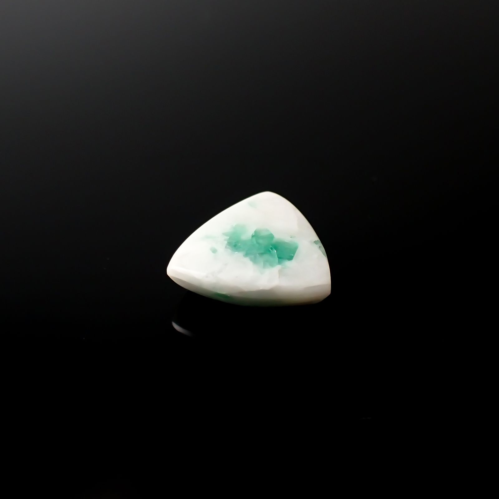 マトリックスエメラルド(エメラルドインクォーツ/フェルドスパー) ブラジル産 5.50ct[240326501]12.7x12.7mm前後