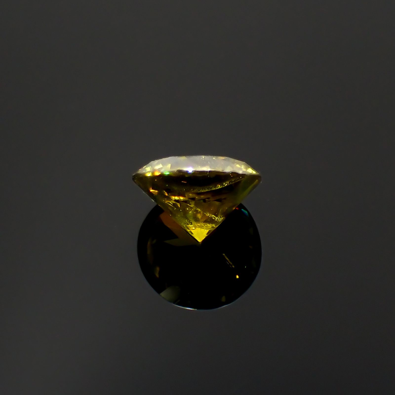 イエローグリーンスファレライト ブルガリア産 1.82ct[230421874]7.4x7.2mm前後