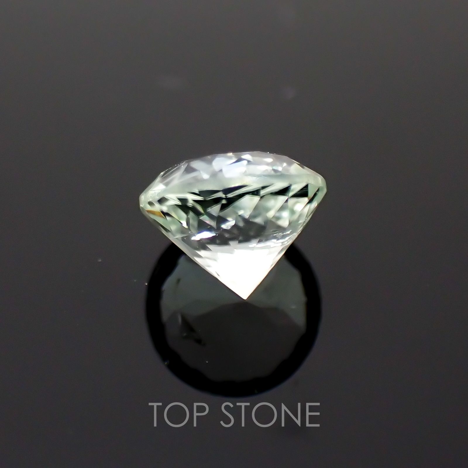 アクロアイト(ホワイトトルマリン) ナイジェリア産 ルース 0.91ct[21018910]5.9×5.9mm前後
