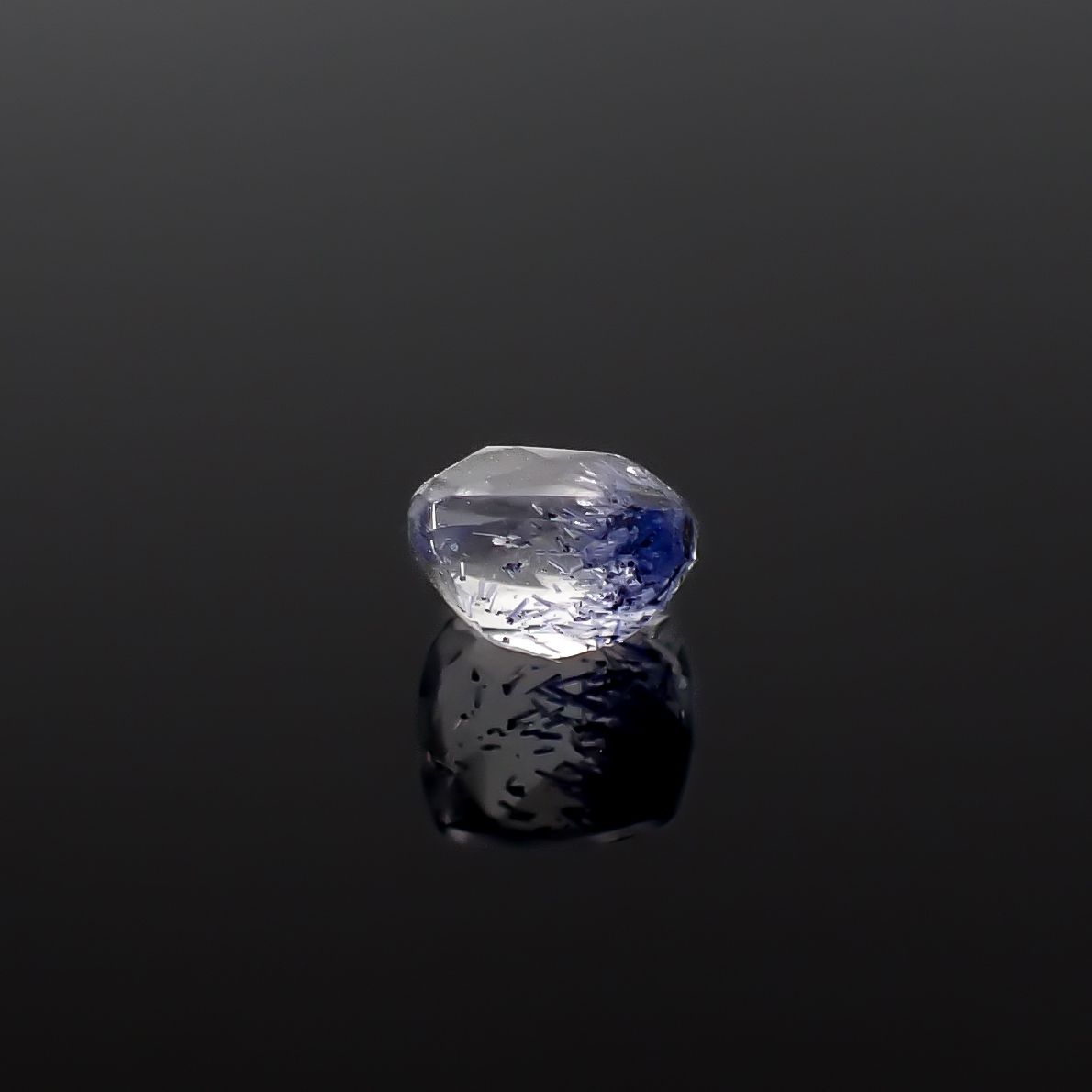 デュモルチェライトインクォーツ ブラジル産 0.45ct / 4.6x4.4mm前後 [260331857]