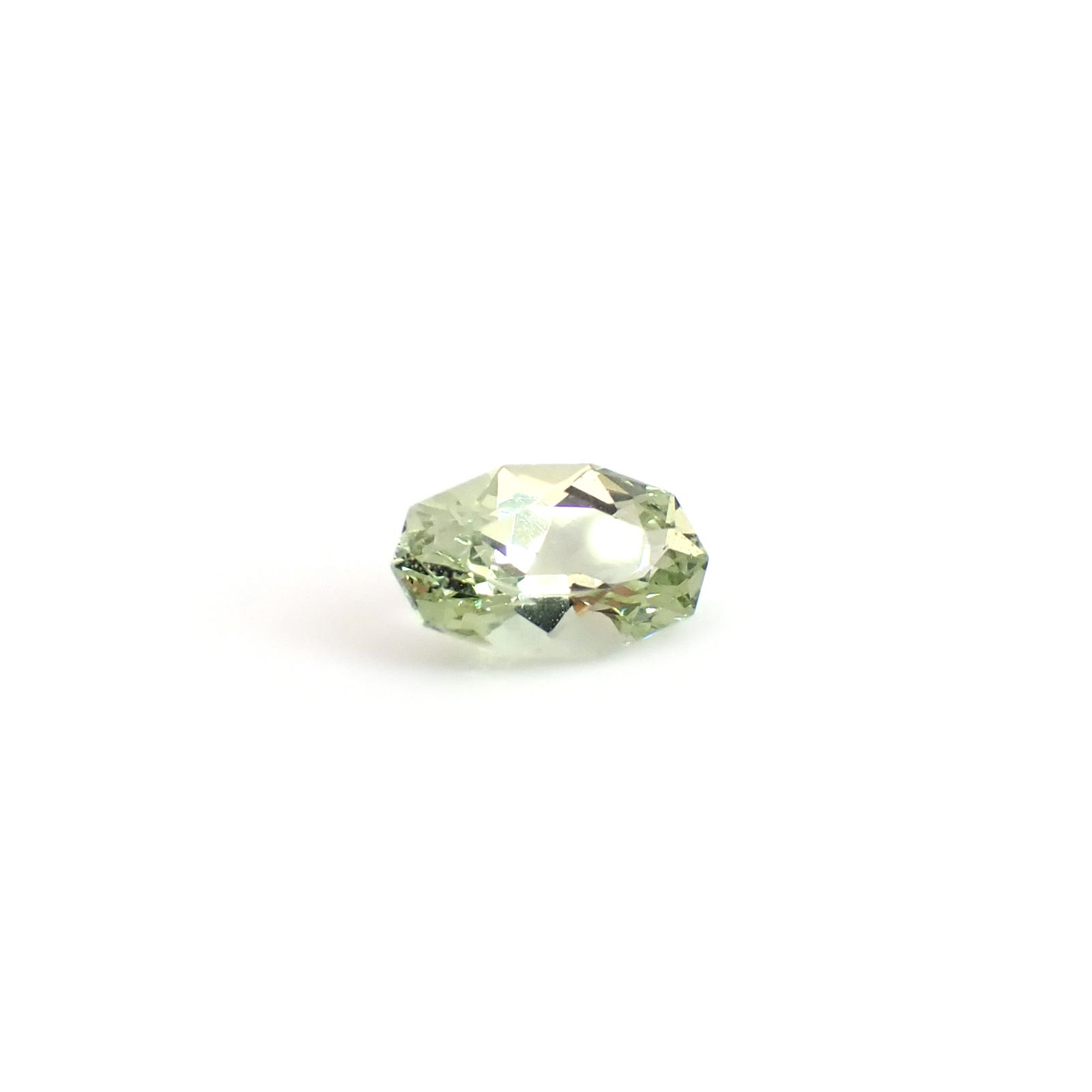 ◇カスタムカット◇ミントガーネット タンザニア産 0.73ct / 7.2x4.4mm前後 [260932675]