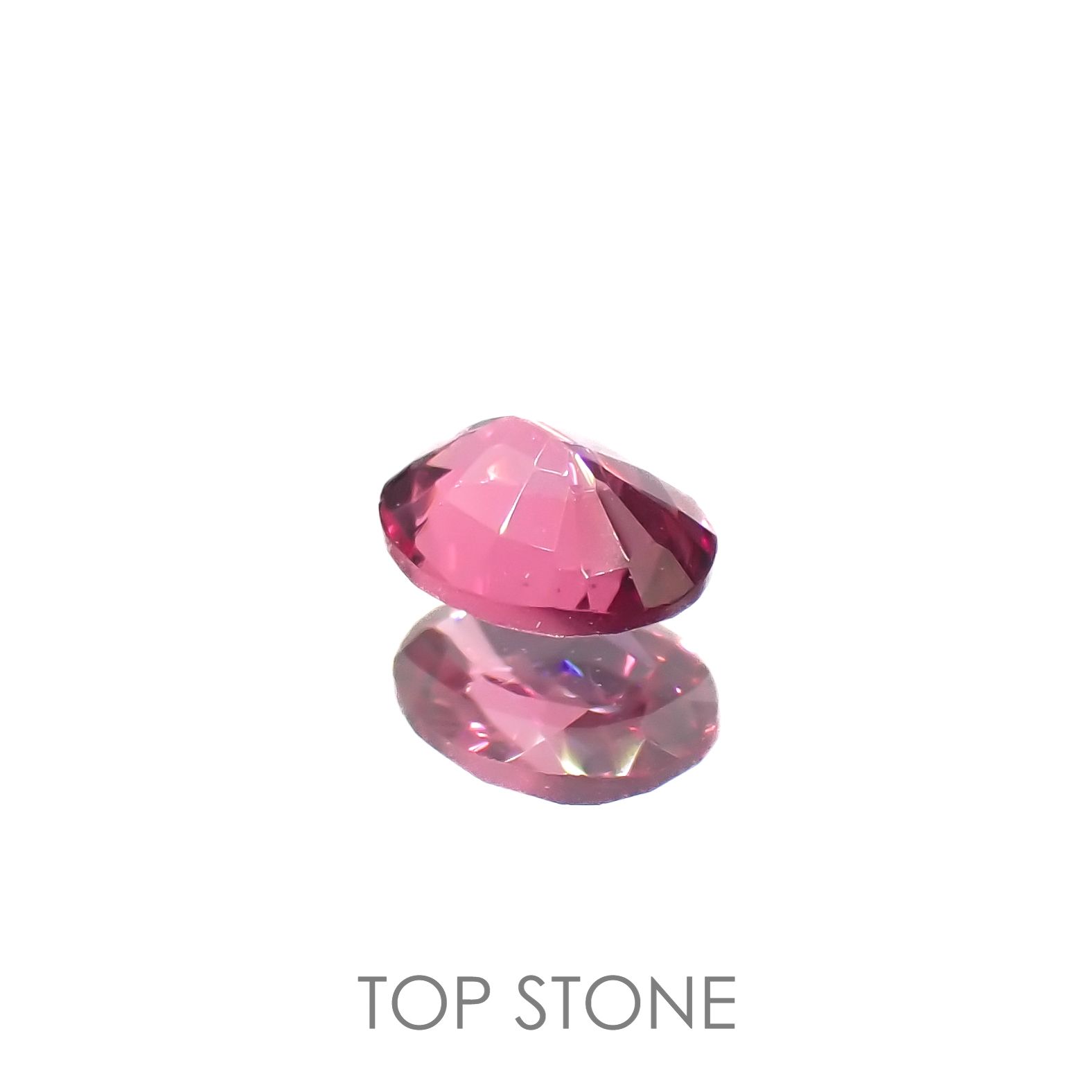 レッドスピネル(宝石名スピネル)タンザニア産 0.18ct 識別済[220716901]3.9x3mm前後