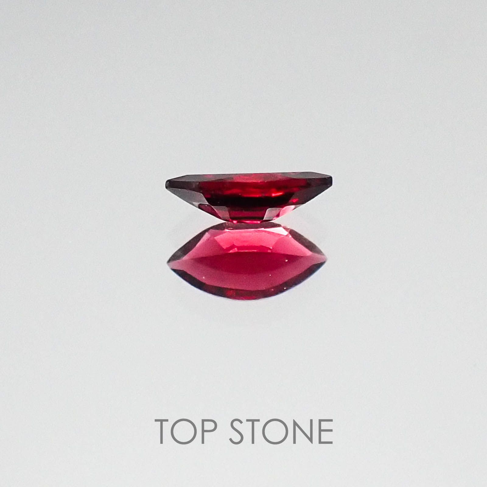 レッドスピネル(宝石名レッド・スピネル) タンザニア産 0.15ct 識別済[20073921]5.2×2.6mm前後