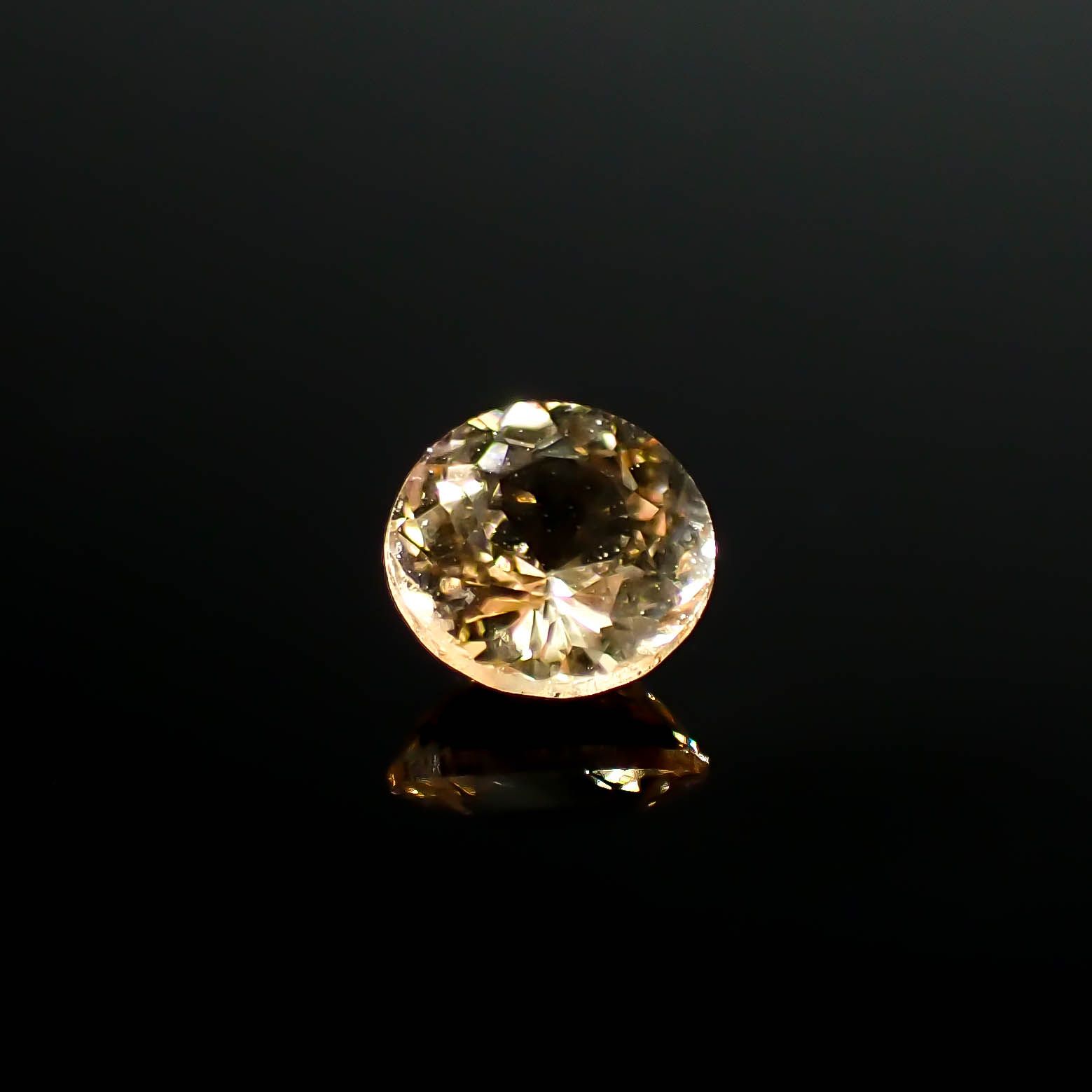 インペリアルトパーズ(宝石名トパーズ)ブラジル産 0.30ct / 4.1x4.1mm前後 [250630499]