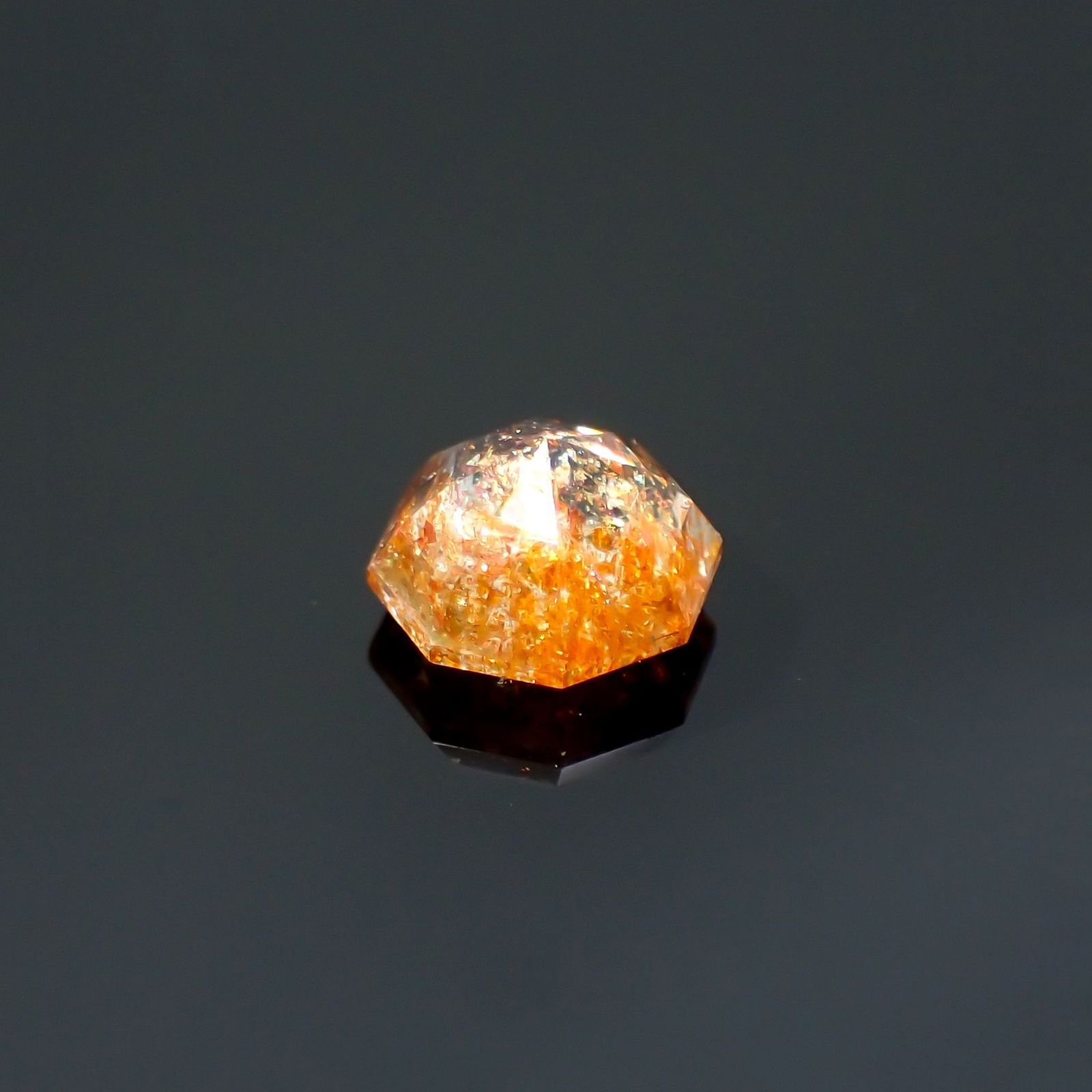 ◇オクタゴンカット◇イリュージョンサンストーン インド産 0.61ct / 5.3x5.2mm前後 [260215486]