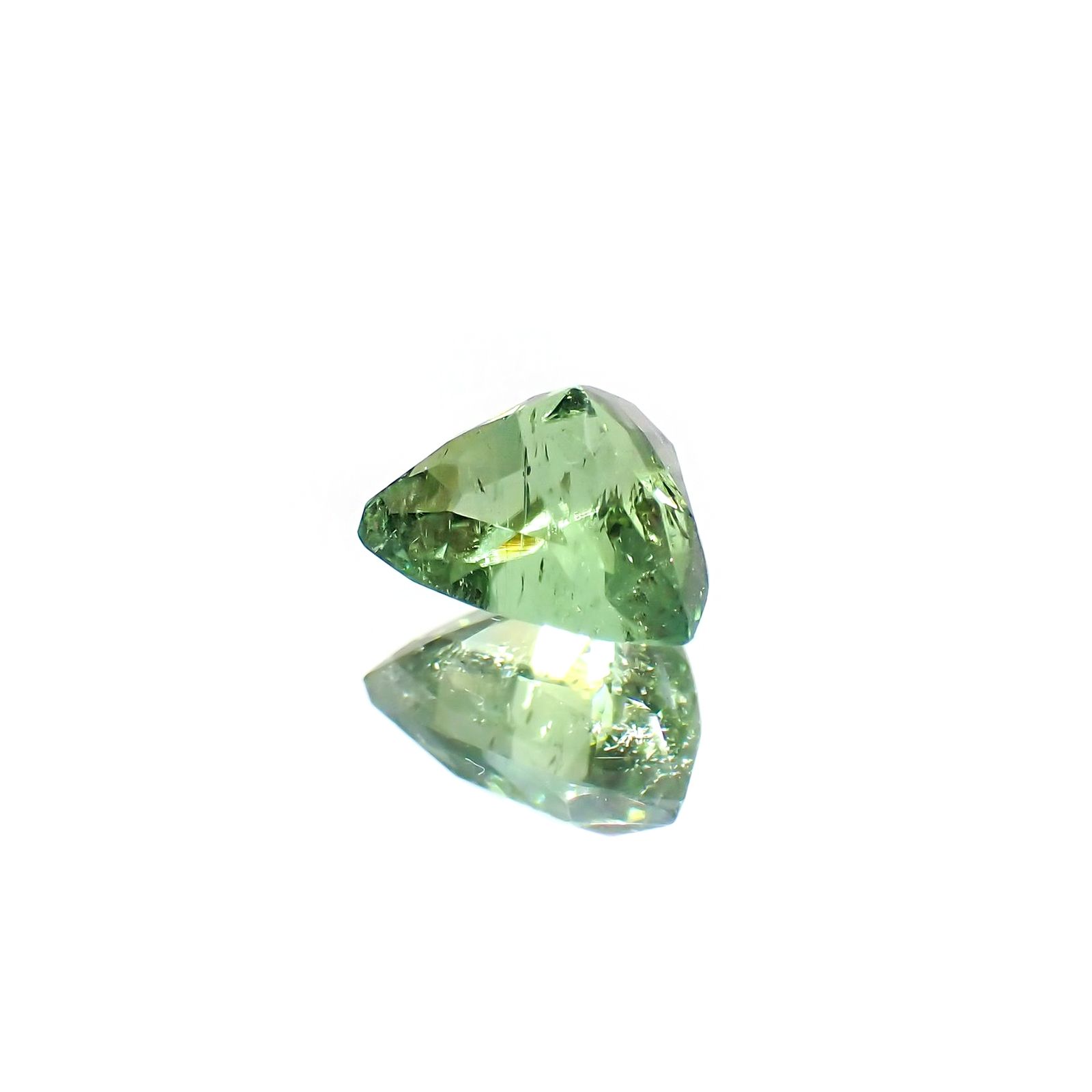 グリーントルマリン アフガニスタン産 1.22ct / 6.3x7.3mm前後 [220114105]