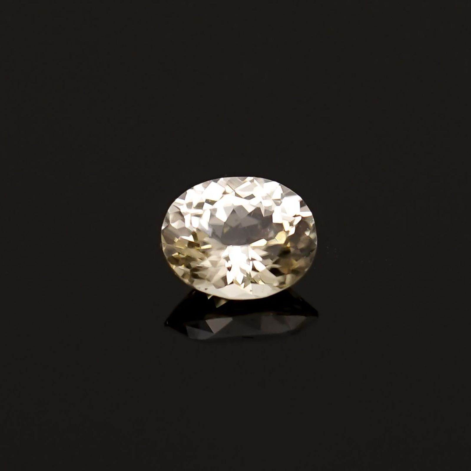 シンハライト スリランカ産 0.53ct[230119782]5.5x4.5mm前後