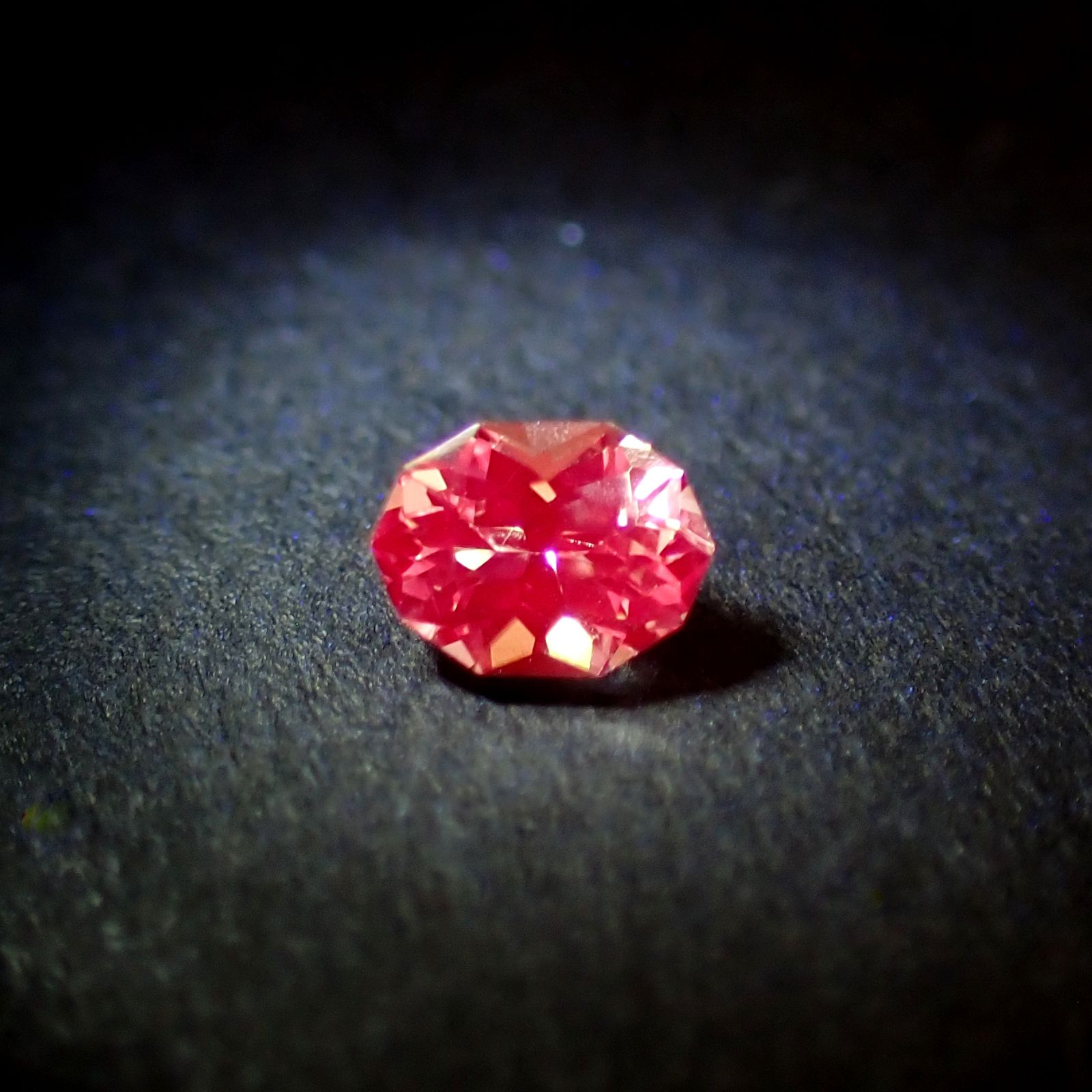 ◇カスタムカット◇アイスラベンダーサファイア(宝石名サファイア)スリランカ/マダガスカル産 0.29ct 識別済[240226285]4.6x3.3mm前後