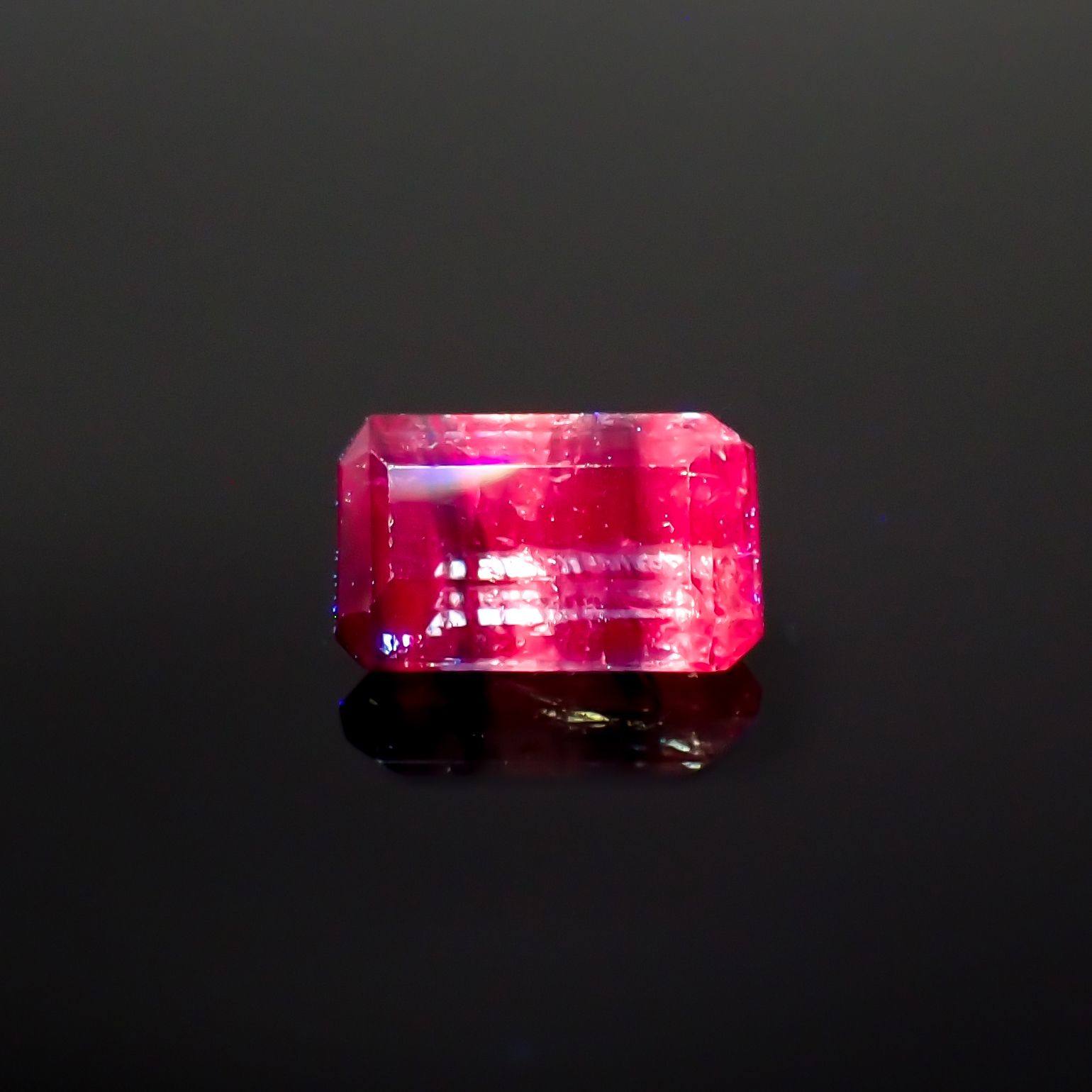 ウィンザーサファイア 非加熱 タンザニア・ウィンザー産 0.57ct[230722841]5.5x3.4mm前後