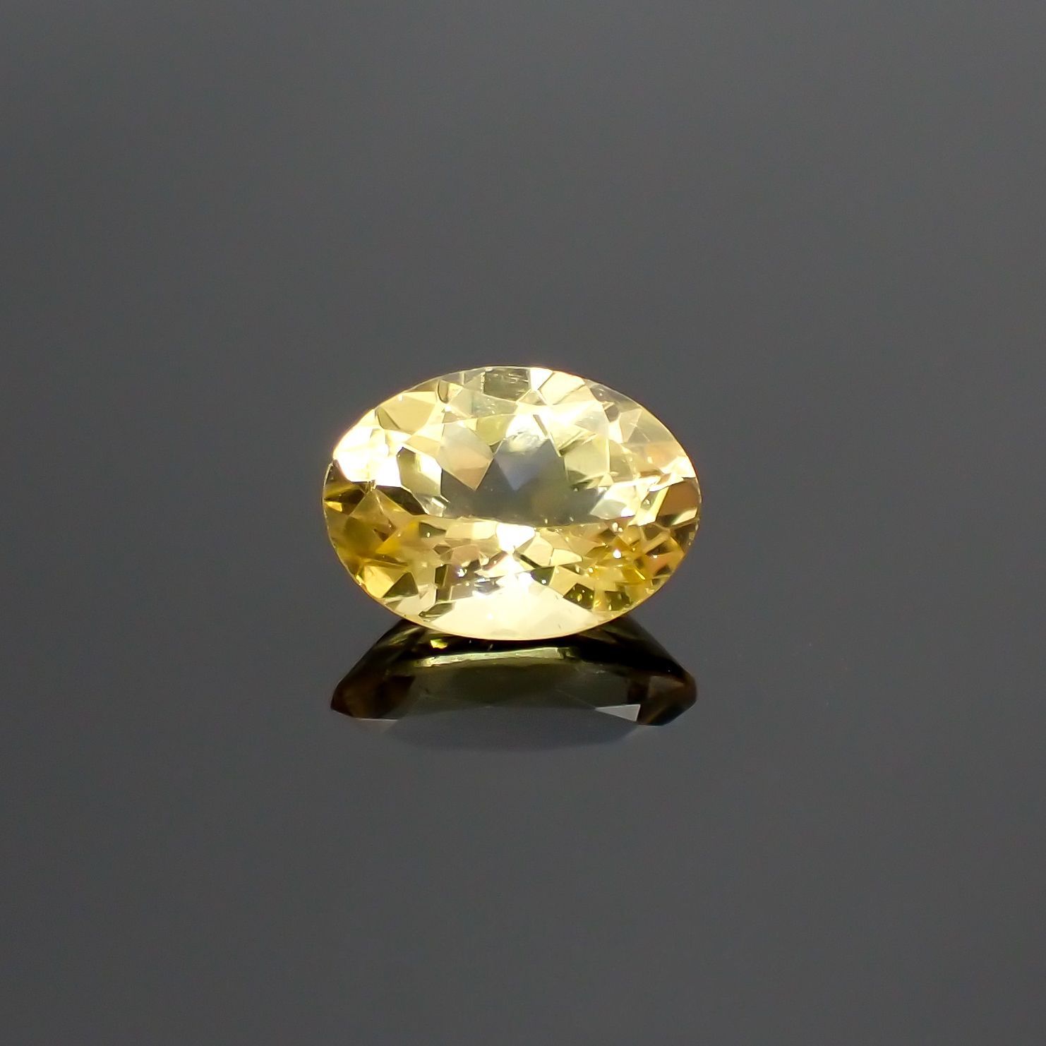 レモンイエローアパタイト(宝石名アパタイト) メキシコ産 1.26ct 識別済[210913231]8.2×6.2mm前後