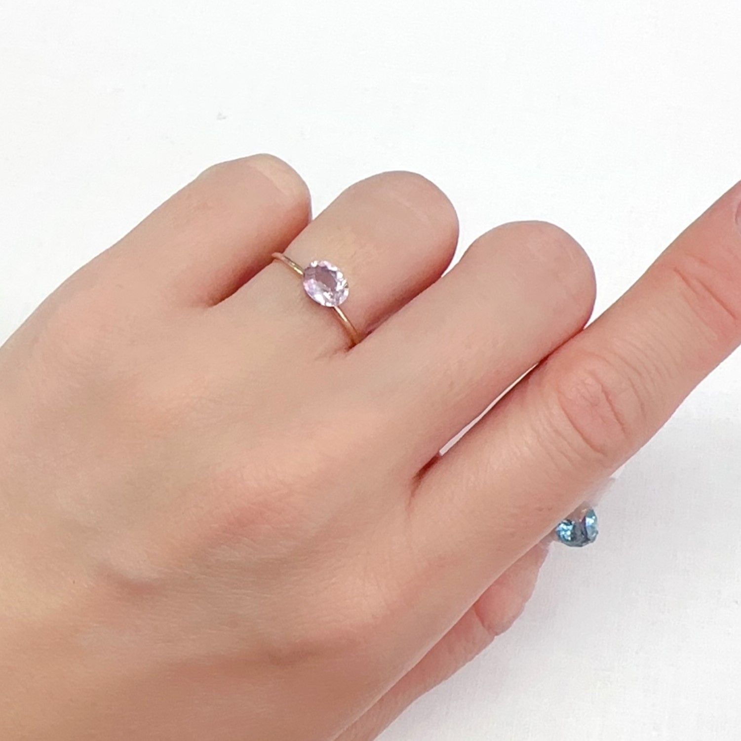 カラーシフト ピンクダイアスポア アフガニスタン産 0.69ct[240326994]6.4x5mm前後