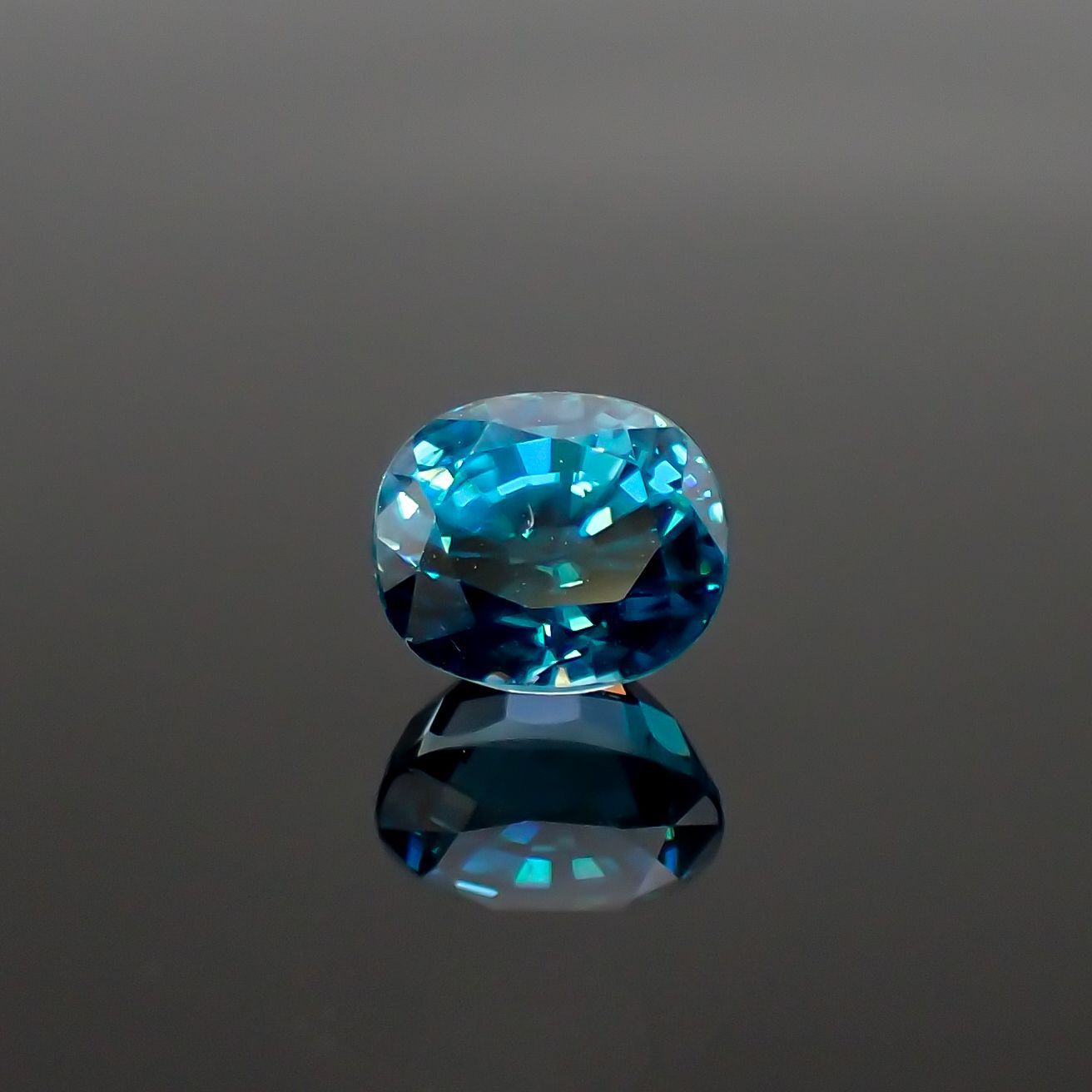 ラタナキリブルージルコン カンボジア産 1.83ct[220917926]6.2x5.5mm前後