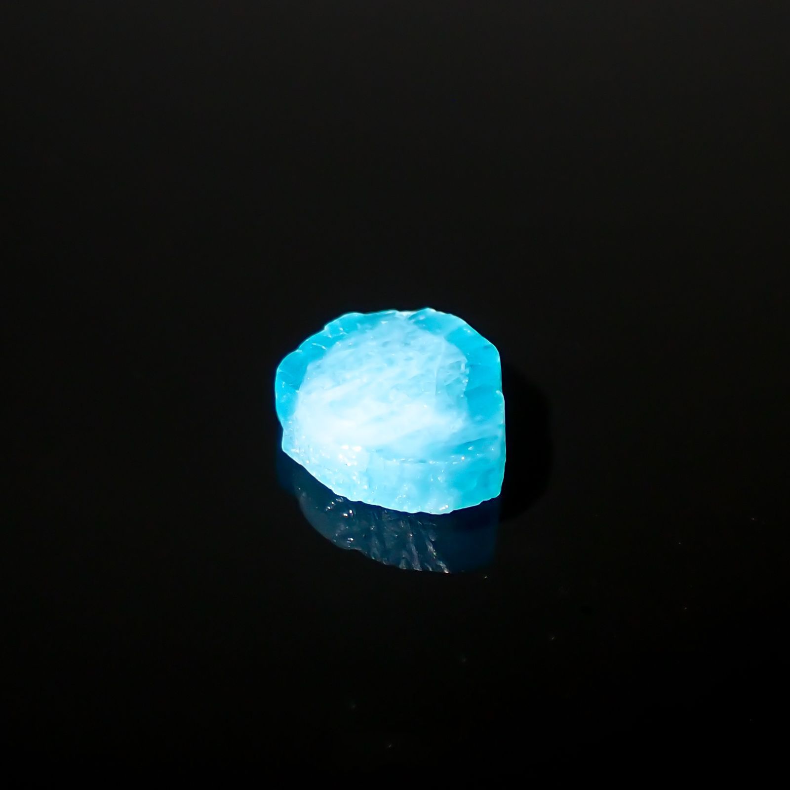 パライバトルマリン 原石スライス ブラジル・パライバ州バターリャ鉱山産 1.57ct[220616497]7.3x9.3mm前後