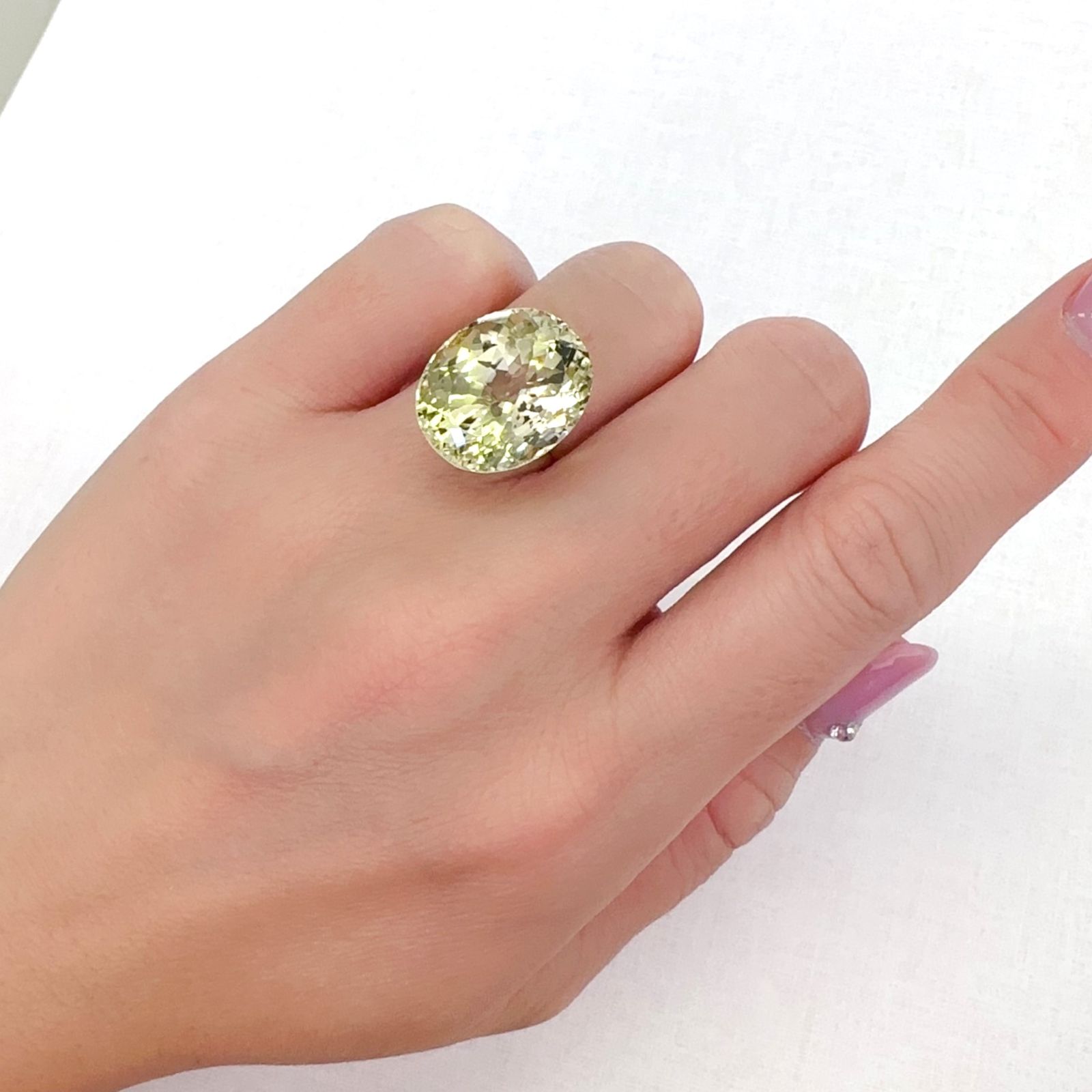 イエロースポジュミン ブラジル産 17.25ct[231224459]17.3x13.9mm前後