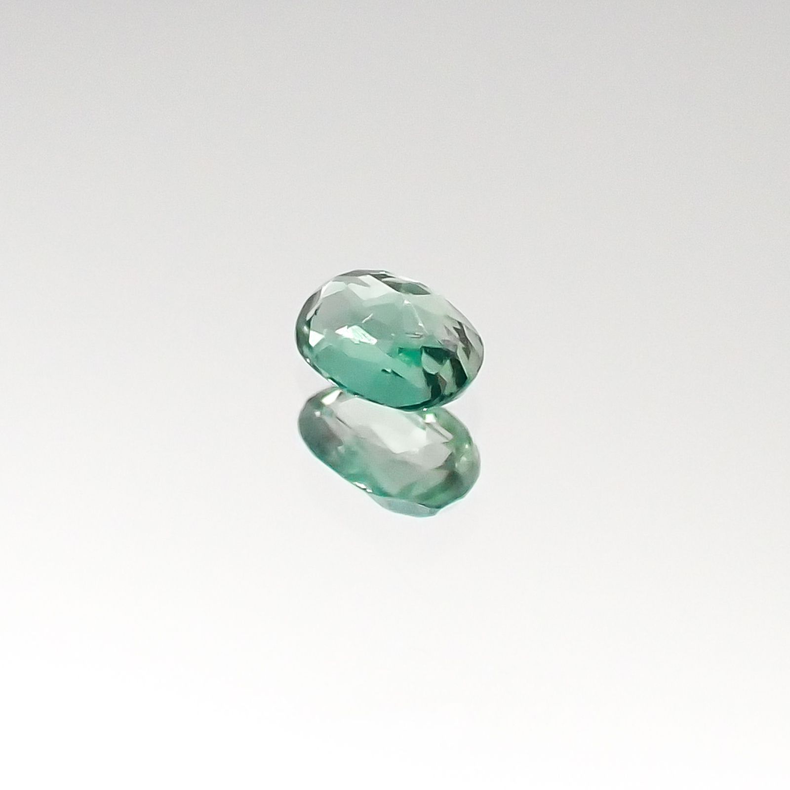 アレキサンドライト インド産 ルース 0.13ct[20095561]3.4×2.5mm前後