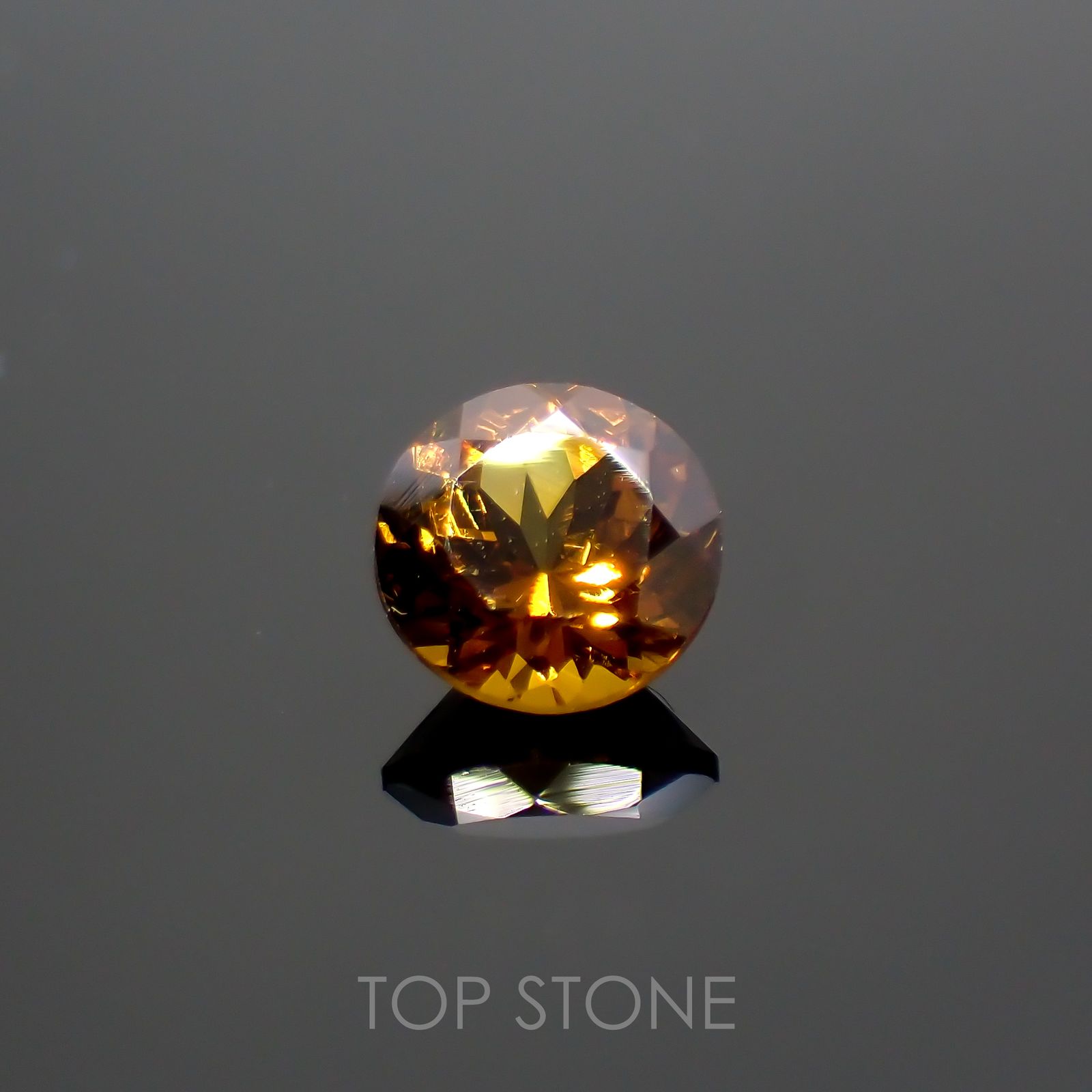 グロッシュラーアンドラダイトガーネット(宝石名グロッシュラー/アンドラダイト・ガーネット)ナミビア産 1.76ct 識別済[220114313]7.3x7.3mm前後