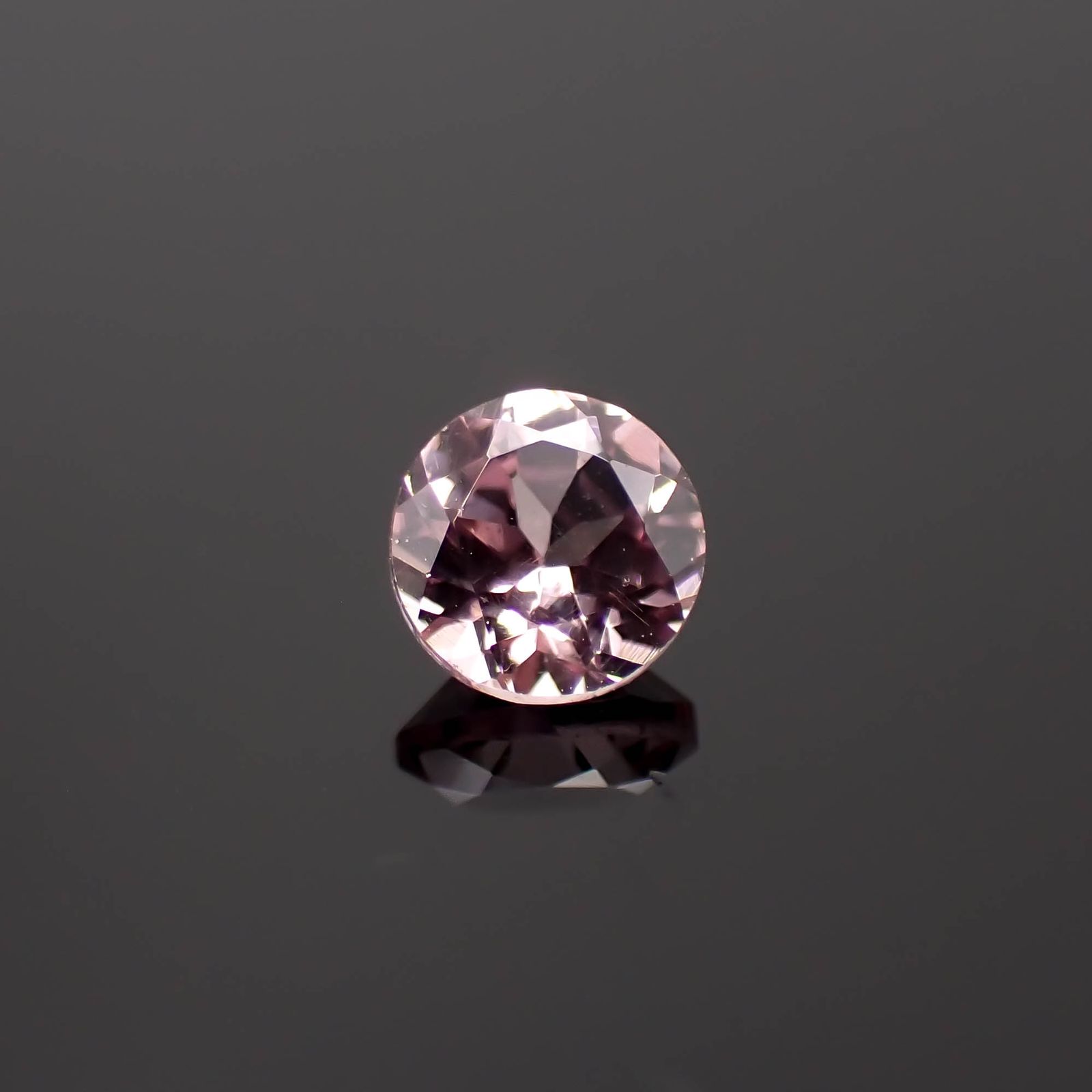 ドラゴンガーネット タンザニア産 0.50ct[230722956]4.5x4.5mm前後