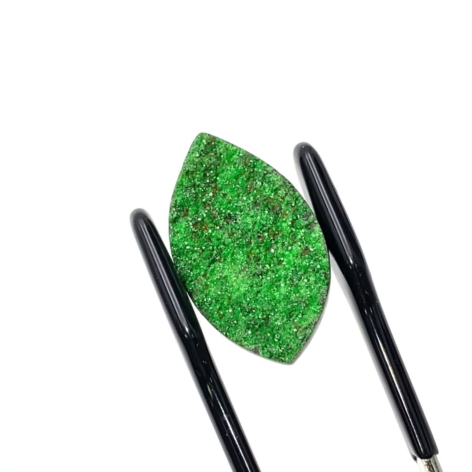 ウバロバイト 原石 ロシア産 11.50ct[240326445]20.7x12.5mm前後 | TOP