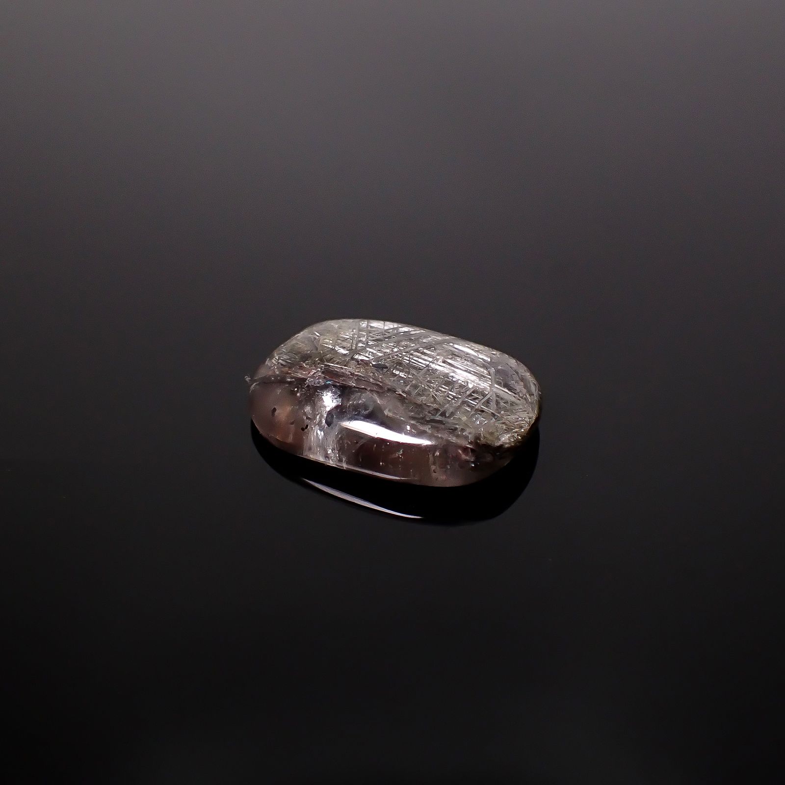 シルバールチルクォーツ ブラジル産 14.00ct / 20.3x14.9mm前後 [260131593]