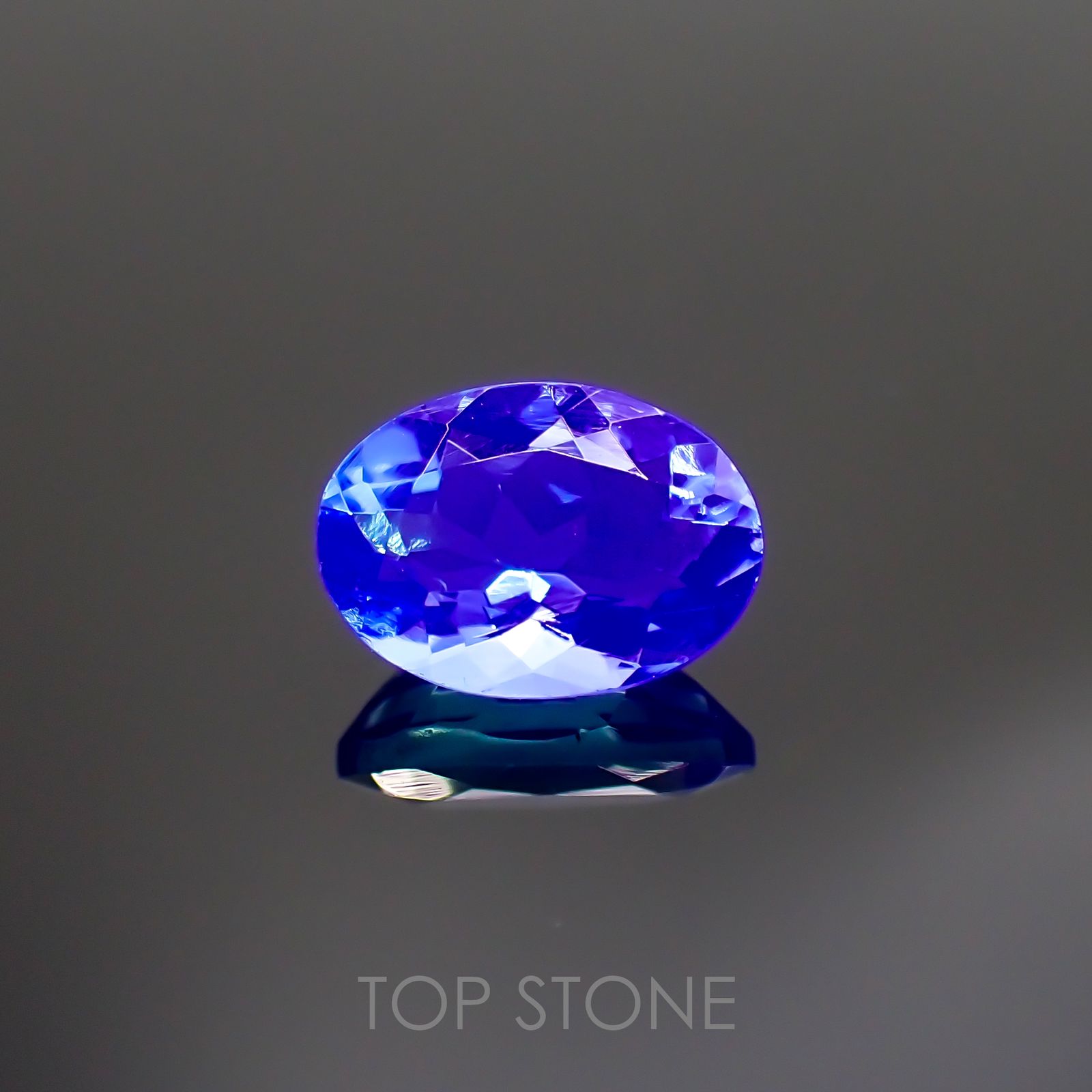 フローライト フルオレッセンス(宝石名フルオライト)イギリス・ロジャリー鉱山産 2.12ct 識別済[211113775]9.6x6.9mm前後