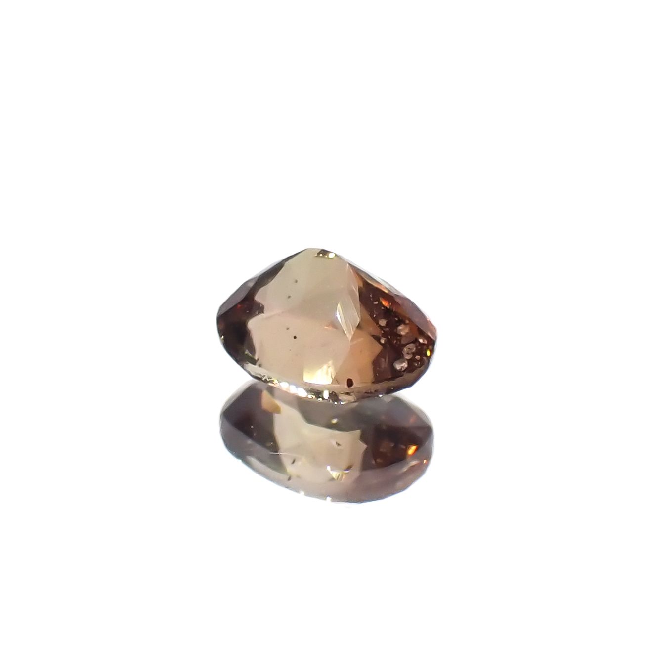 バイカラーアンダリュサイト スリランカ/マダガスカル産 0.68ct[230421596]6x5mm前後