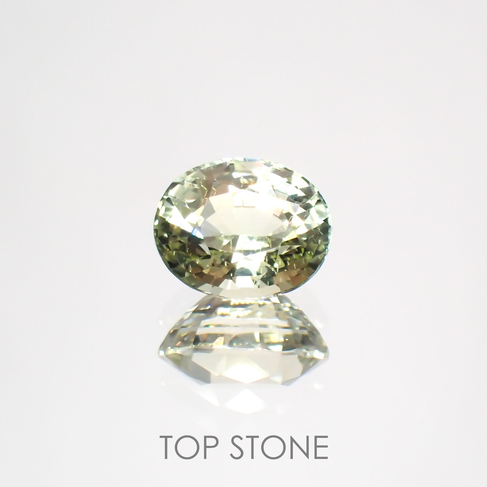 グリーンフロストルマリン(宝石名トルマリン) ルワンダ産 1.376ct ソ付(彩珠)[211013637]7.6×6.2mm前後