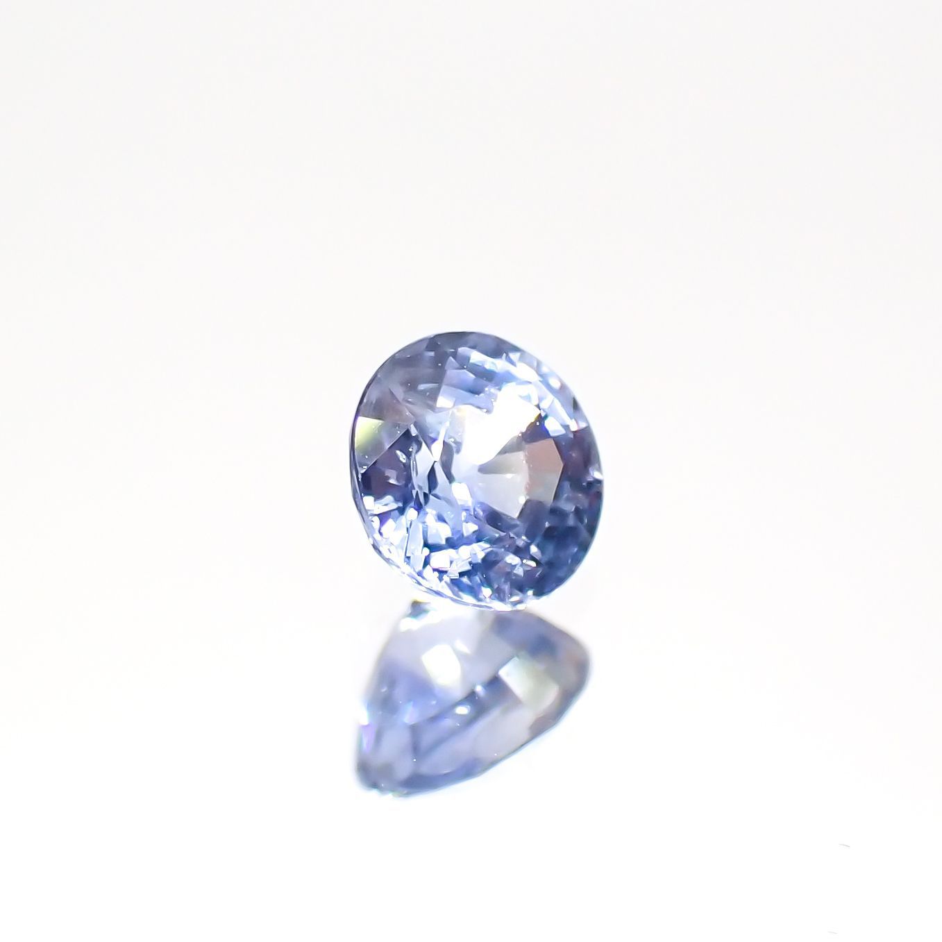 アイスブルーサファイア(宝石名サファイア)スリランカ/マダガスカル産 0.40ct 識別済[220515959]4.2x4.1mm前後