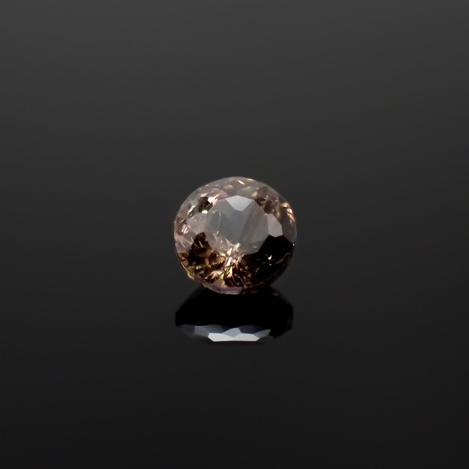 ブルーティントアキシナイト パキスタン産 0.18ct[240628347]3.2x3.2mm前後